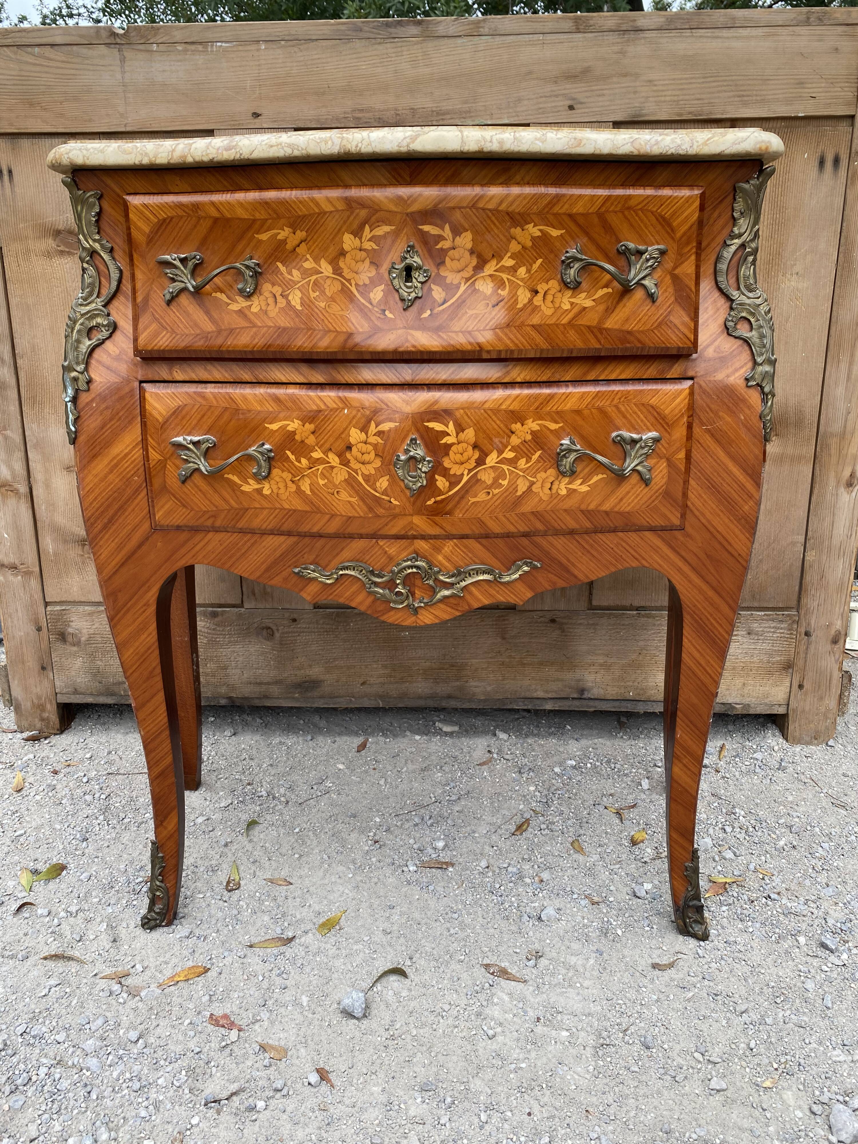 Chest of drawers Louis XV