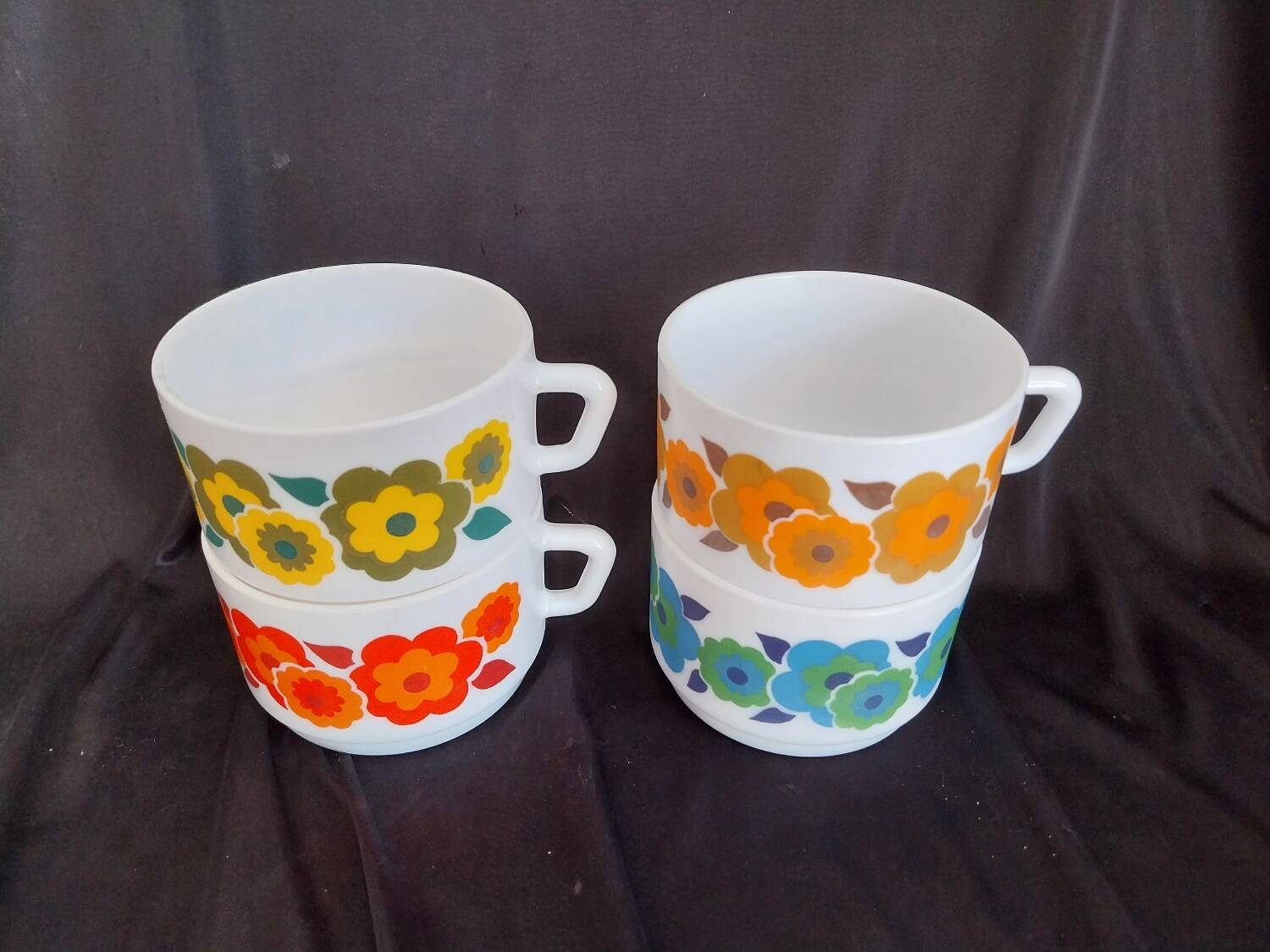 Arcopal Lotus model mocha cups