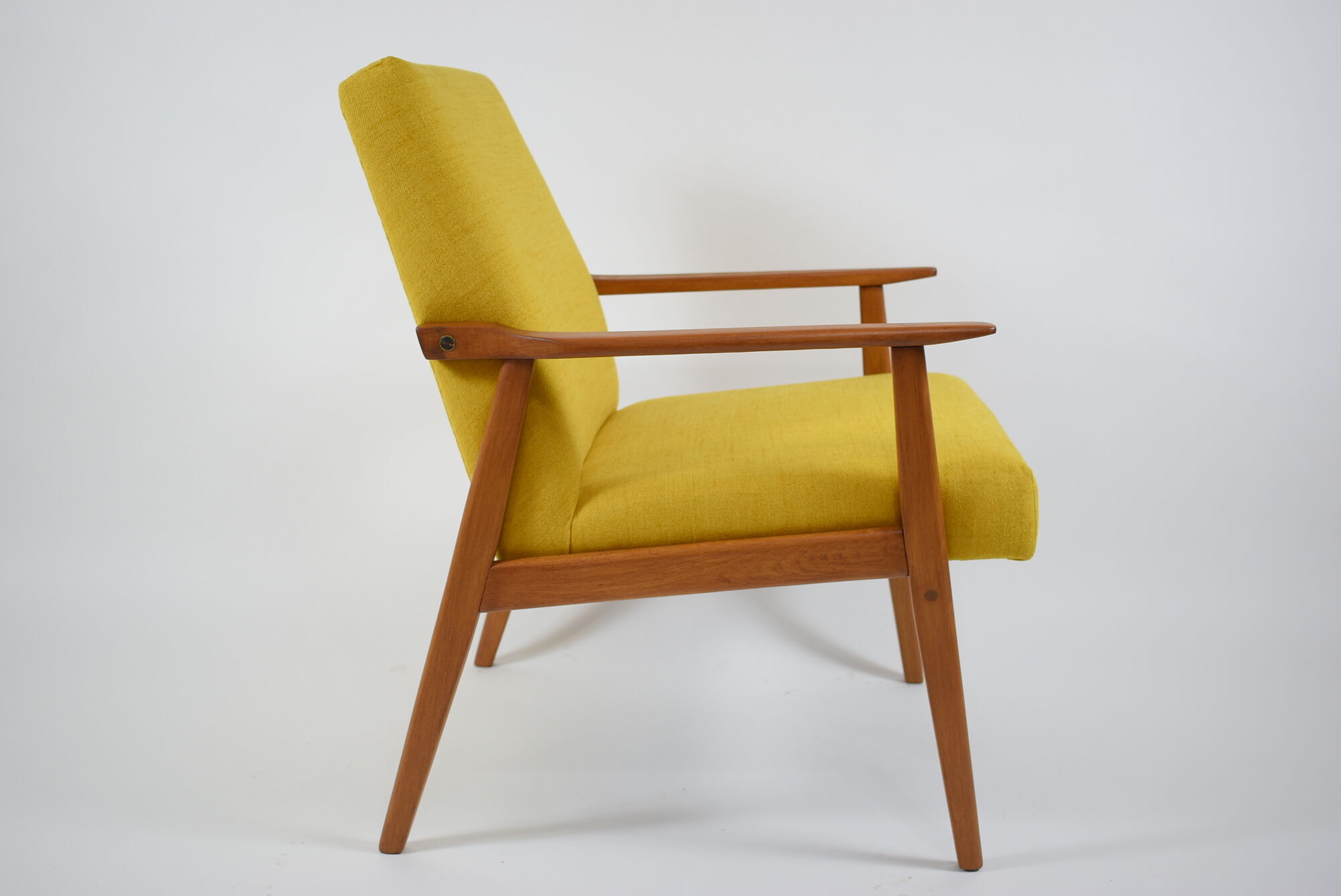 Vintage armchair "snieżnik", fully restored, yellow, 1960s