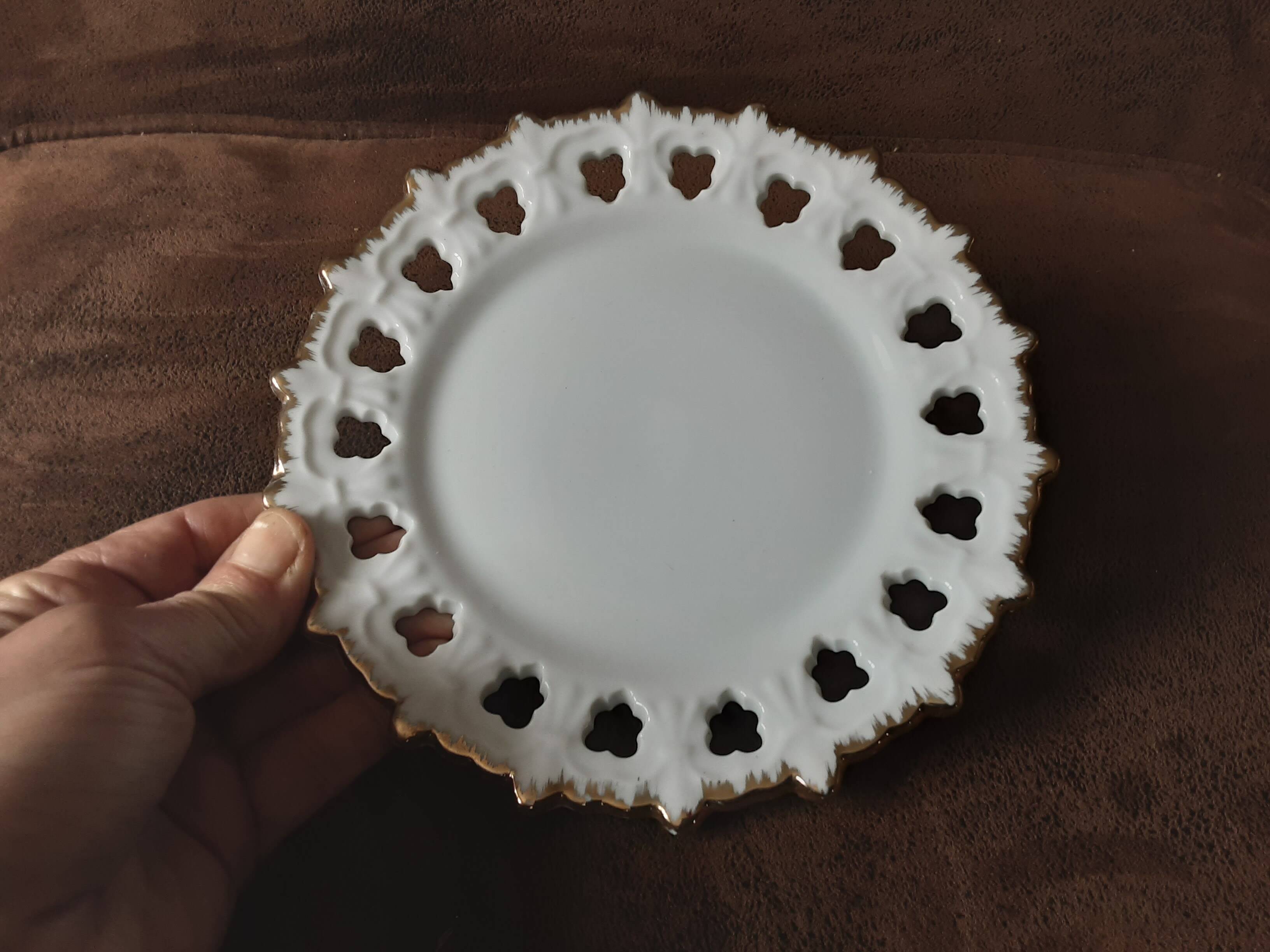 Small decorative slip plate