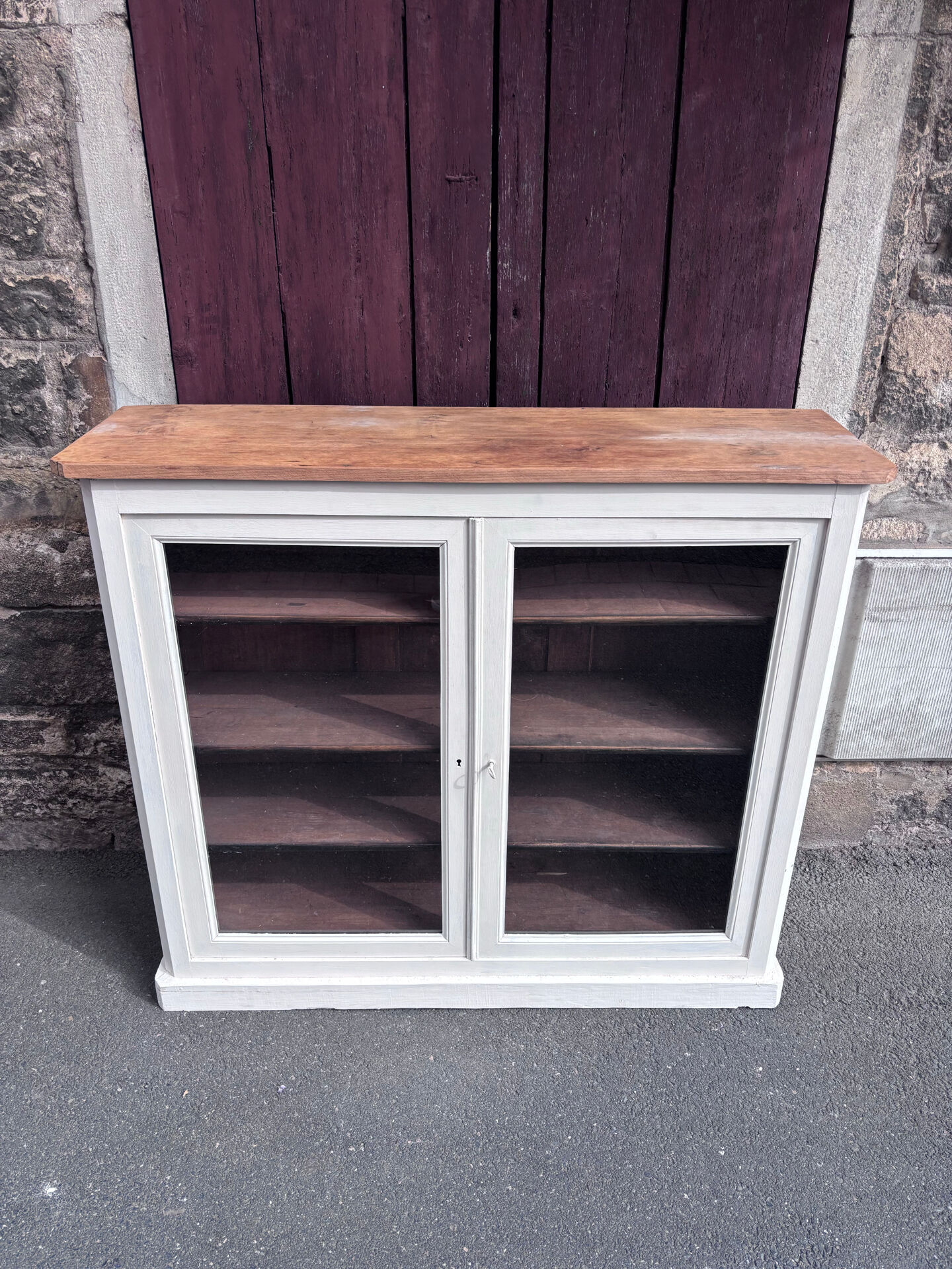 Vitrine rénovée