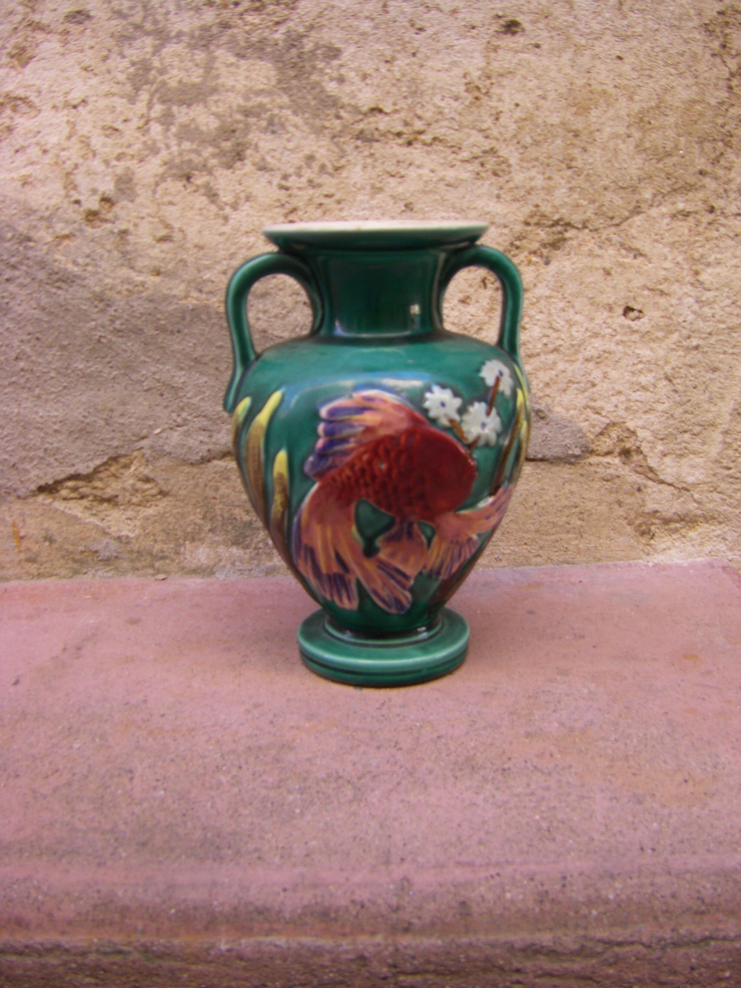 Vintage vase "fish decoration"