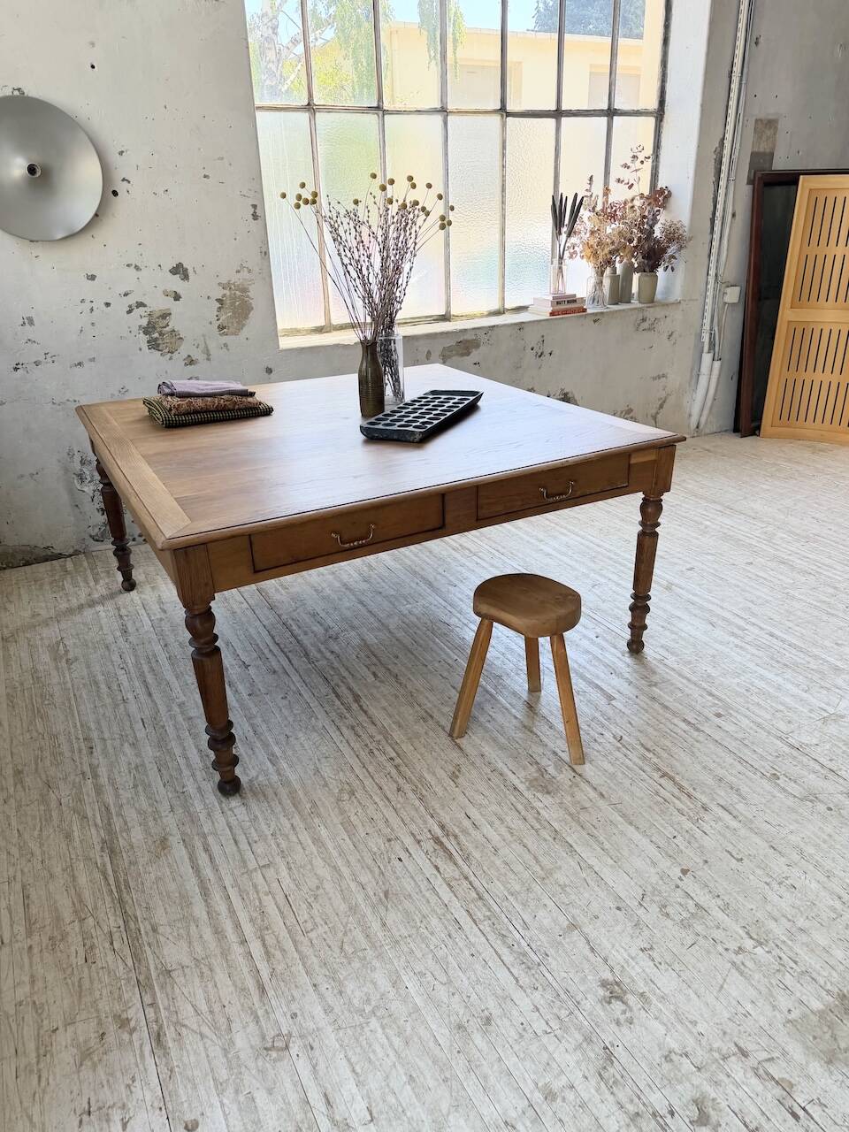 Grande table de ferme XL chêne « carrée » conférence 1950