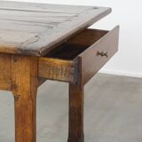 Table à manger française ancienne en chêne du 18ème siècle avec 2 tiroirs