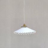 Notched opaline suspension