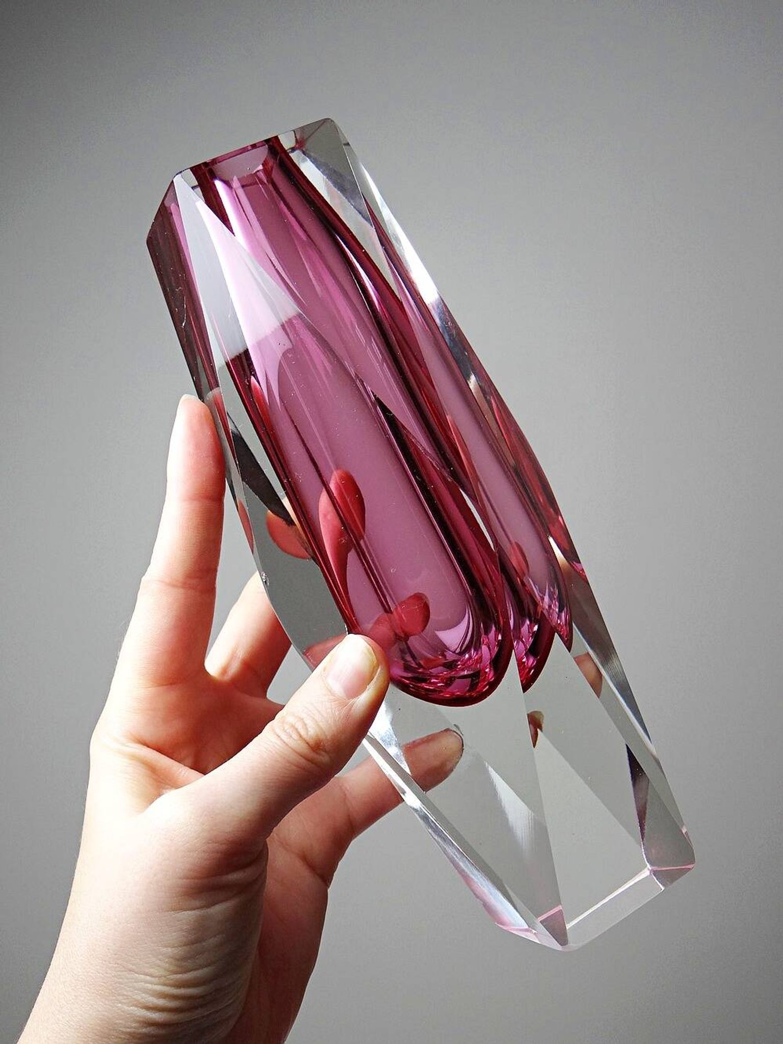Faceted submerged vase Murano pink glass and crystal from the 1950s-60s.