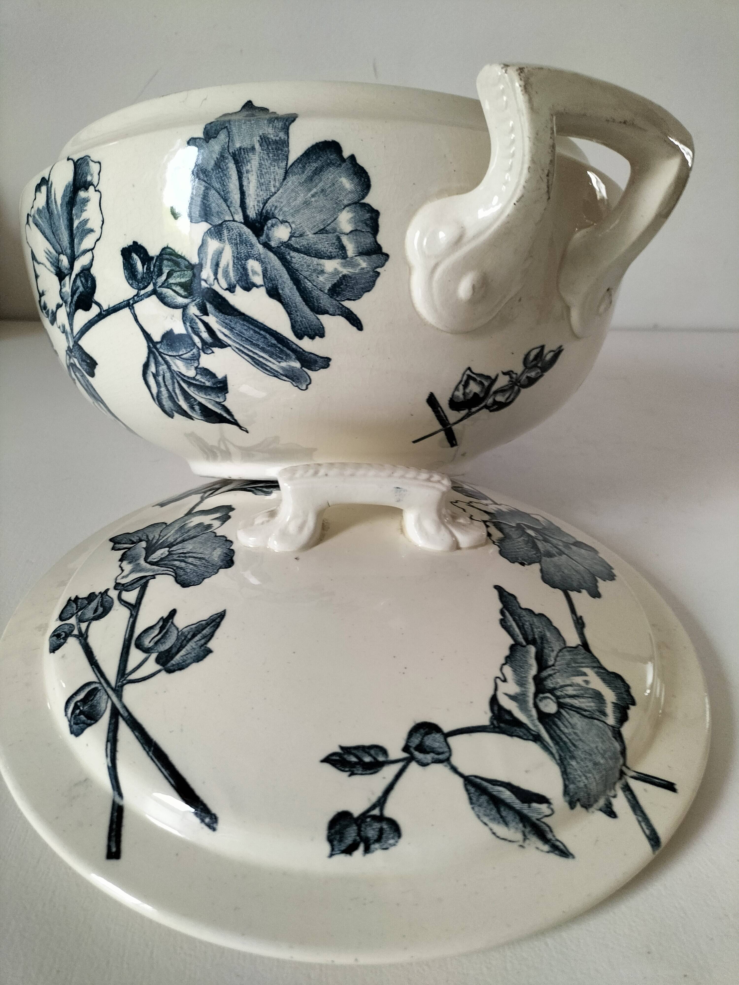 Lion Soup Tureen – Blue-grey Hollyhocks 1890-1920
