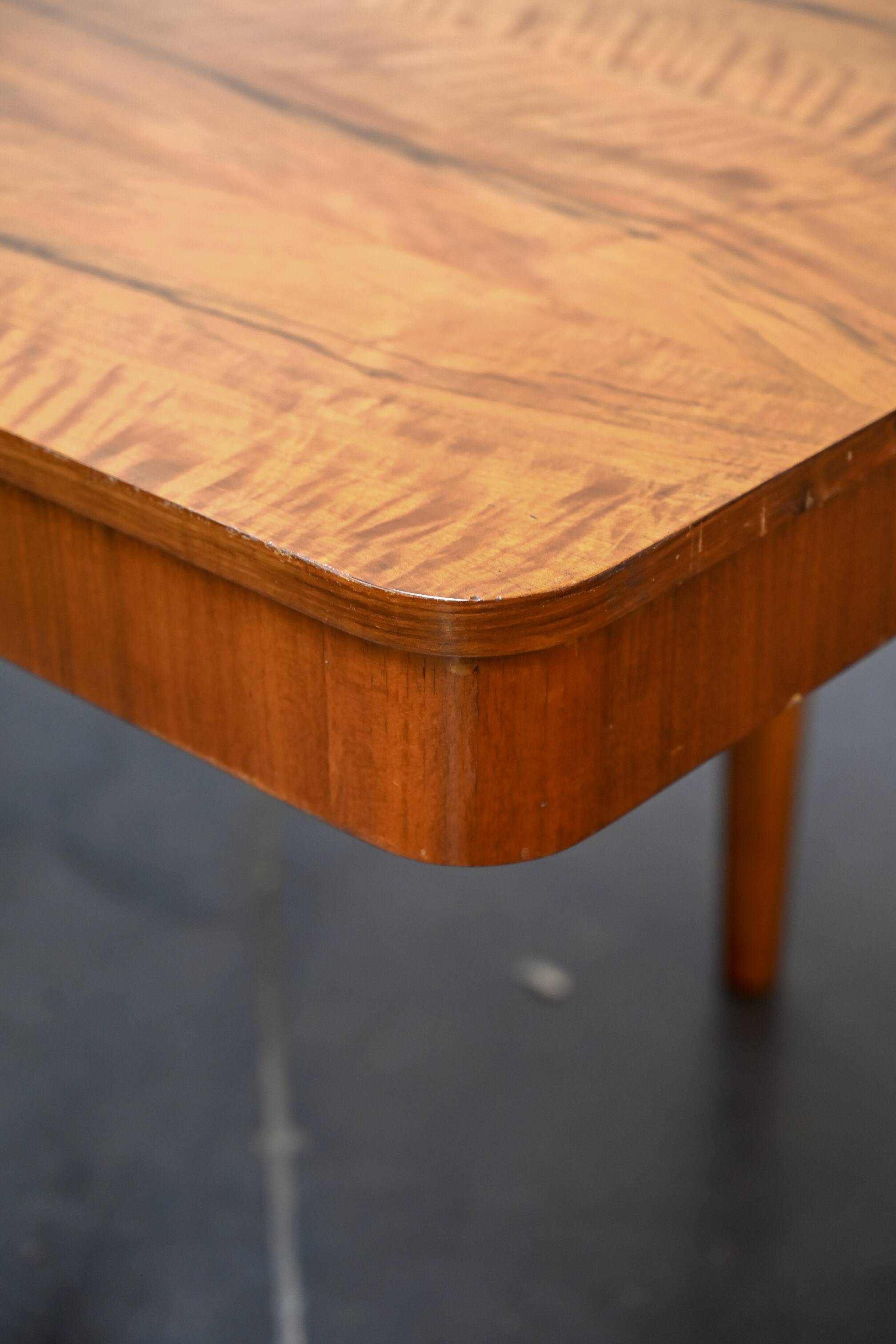 Artdeco extending table