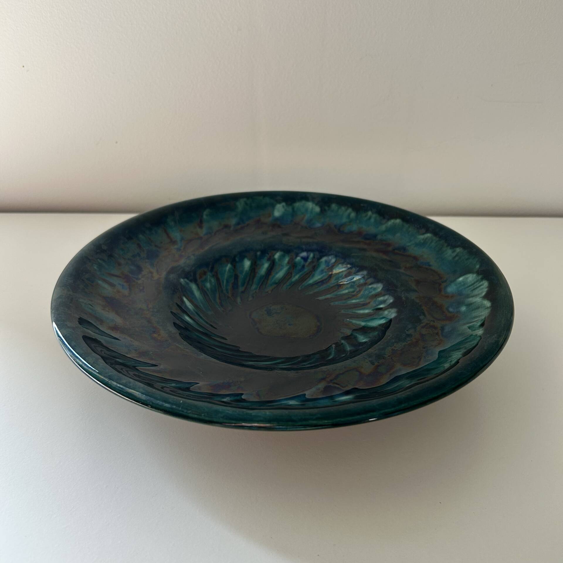 Wavy emerald green bob