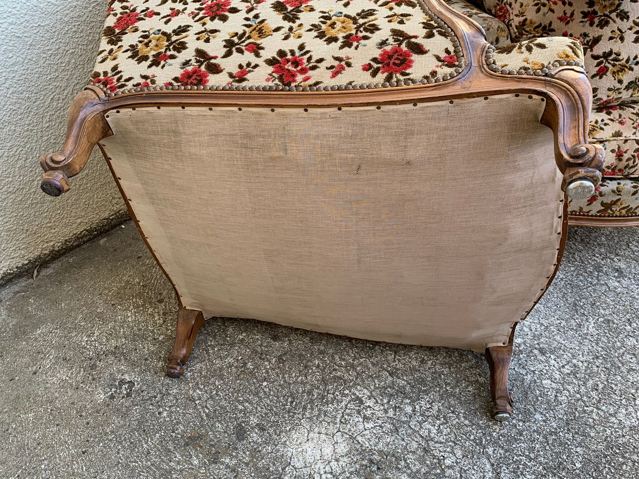Antique Louis XV style shepherdess armchair in floral flocked fabric