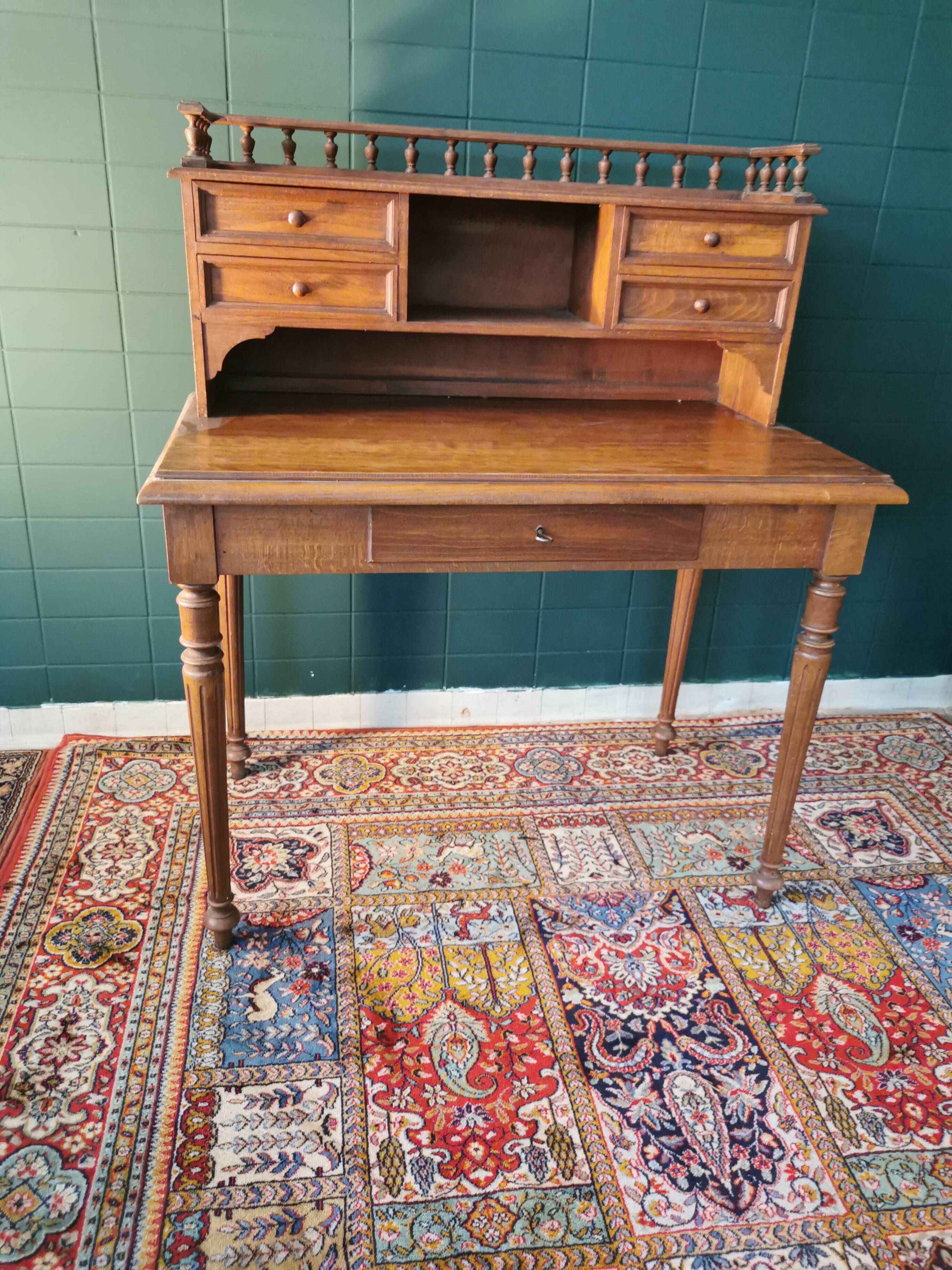 Empire style secretarial office