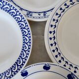 4 mismatched vintage blue and white earthenware soup plates - Set