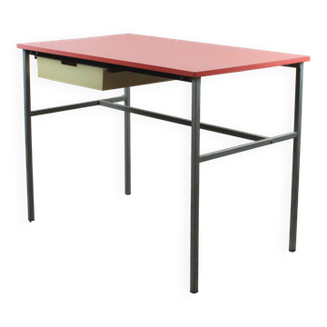 Bureau modèle "Junior" par Pierre Guariche pour Meurop