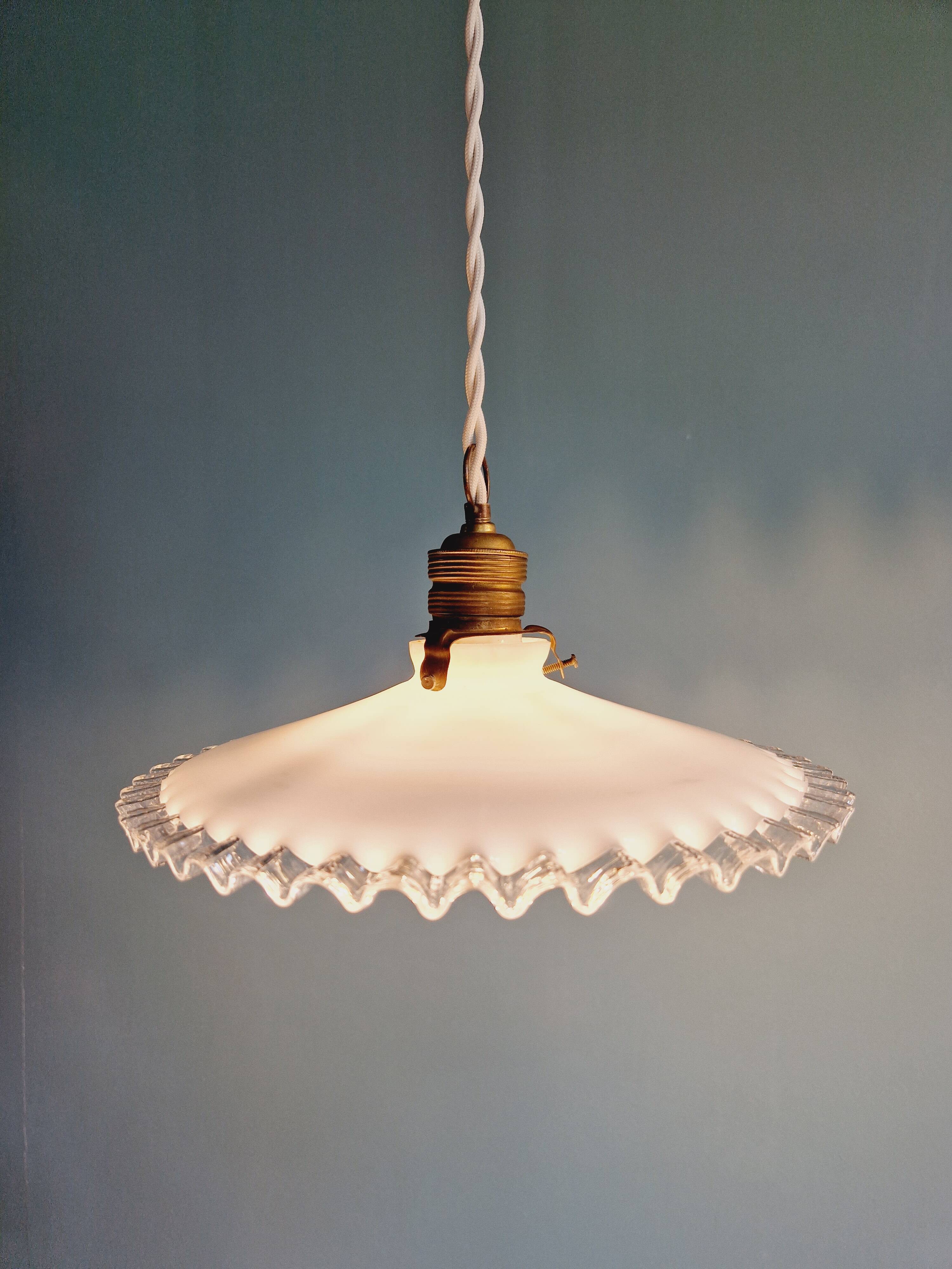 Suspension in opaline 1930s