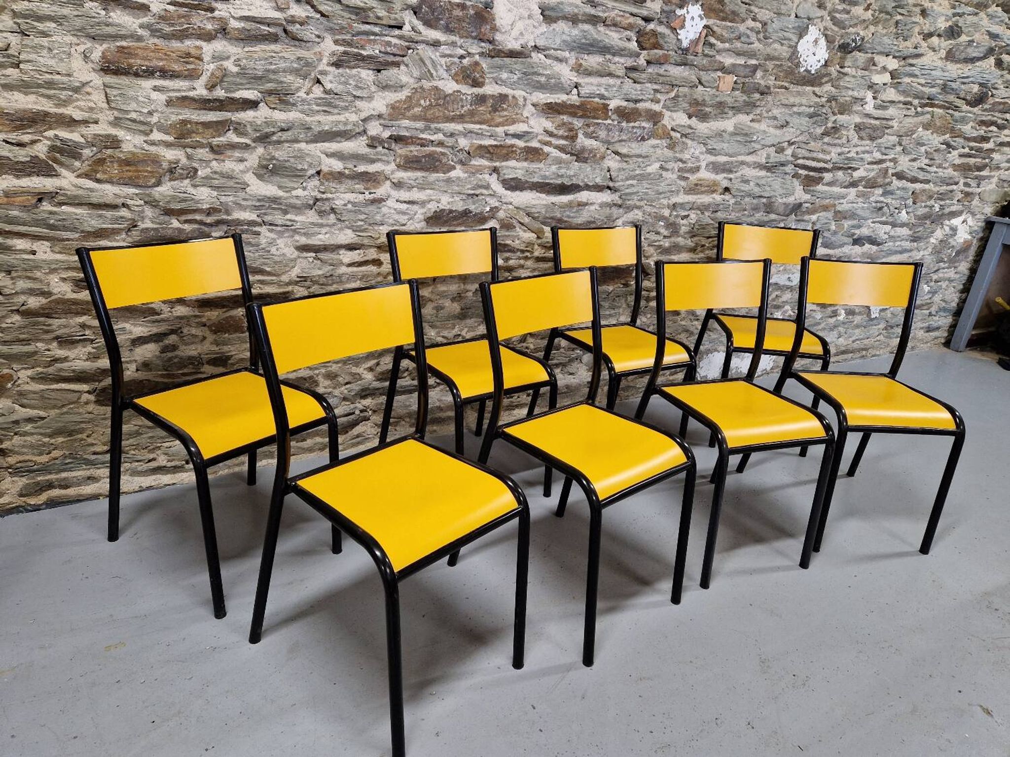 Lot de 8 chaises jaunes mullca 510