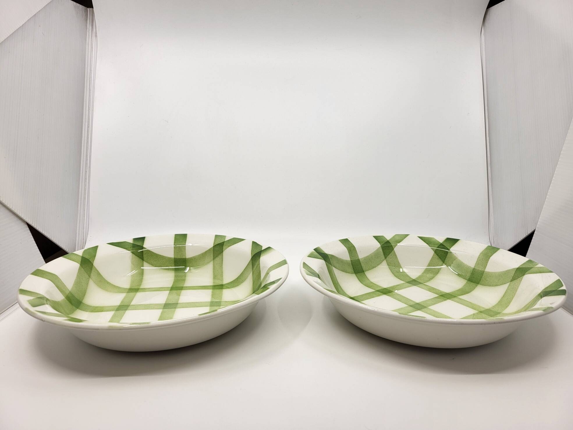 Moulin des Loups Orchies serving dishes, "Nappe" model, Green (set of 9)