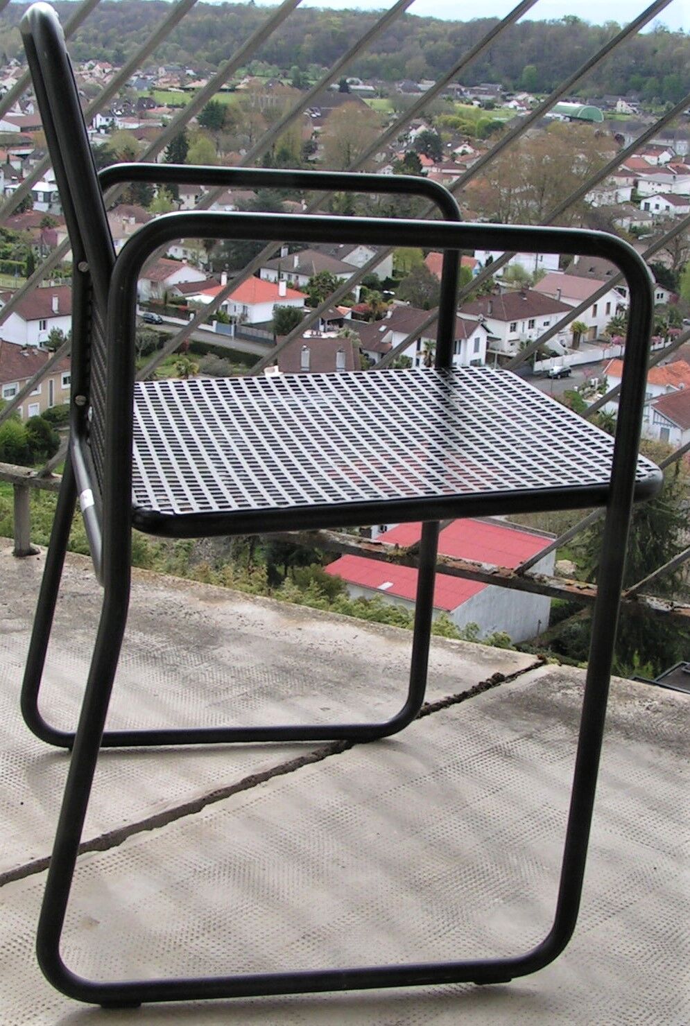 Set of 2 Italian design armchairs from the 80s!