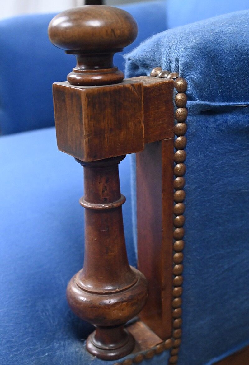 Fauteuil bergère en noyer – début XXe