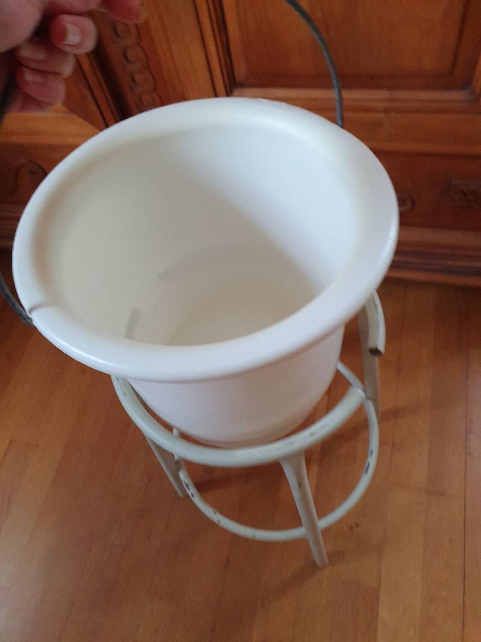 Trash can on vintage industrial style metal base