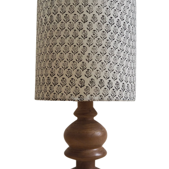 Lampe en bois avec abat-jour en block print