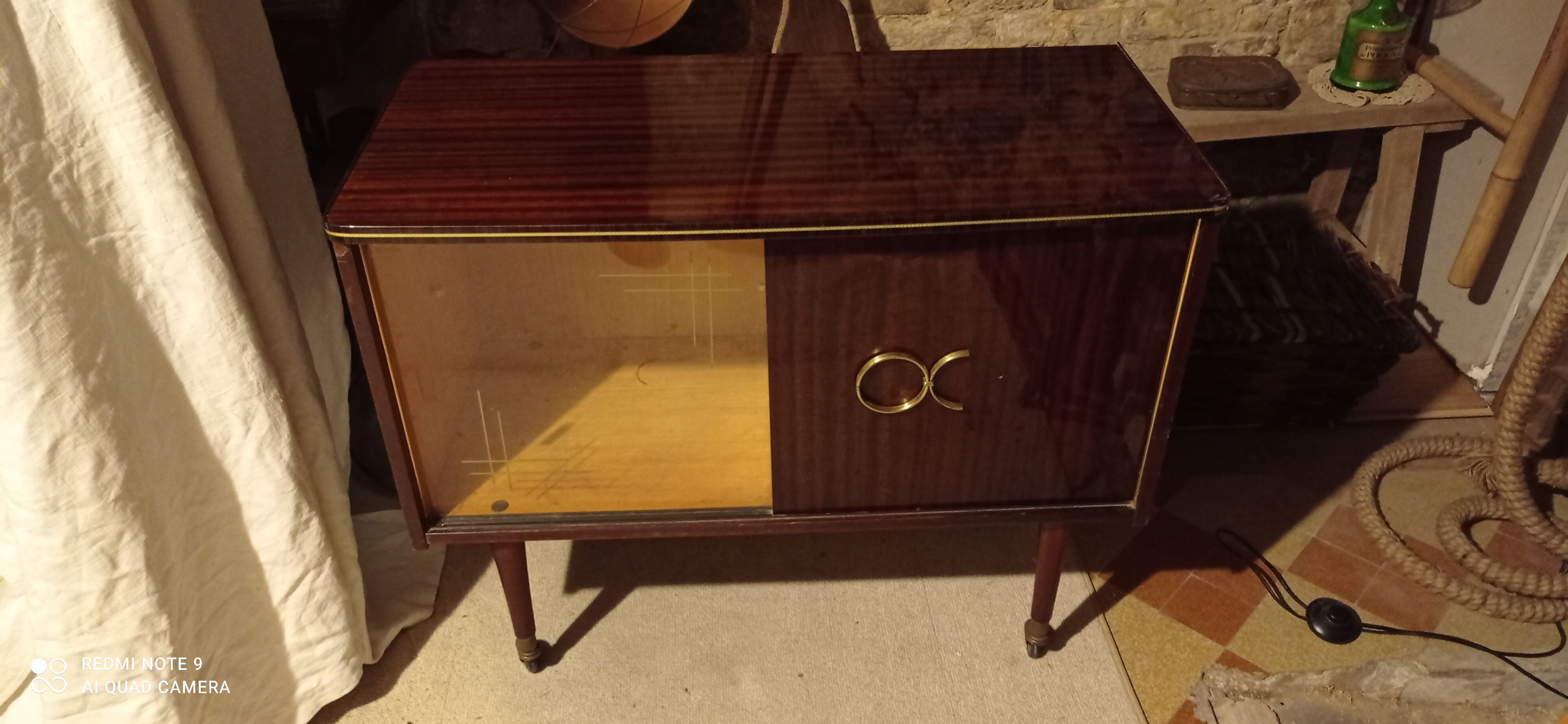 Turntable vinyl cabinet or TV stand