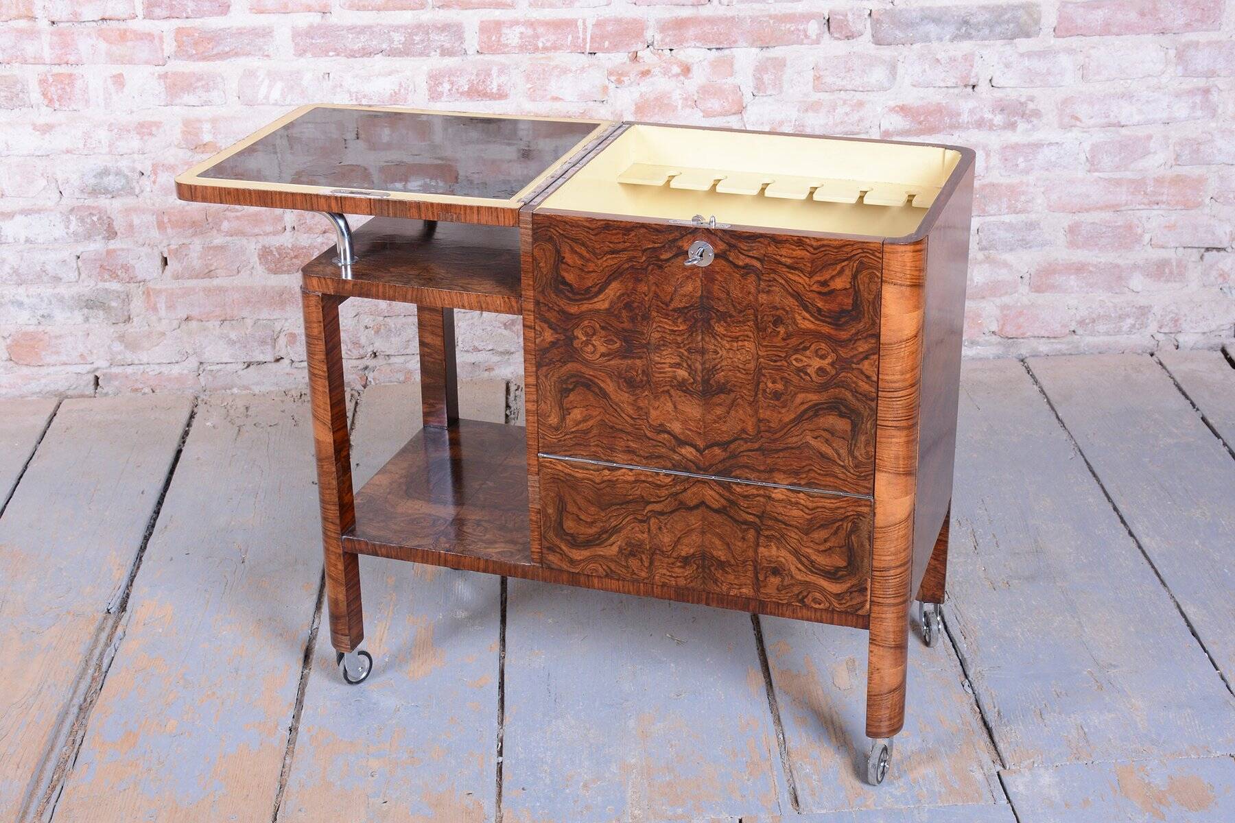 Trolley Art Déco en noyer, tchèque, années 1920