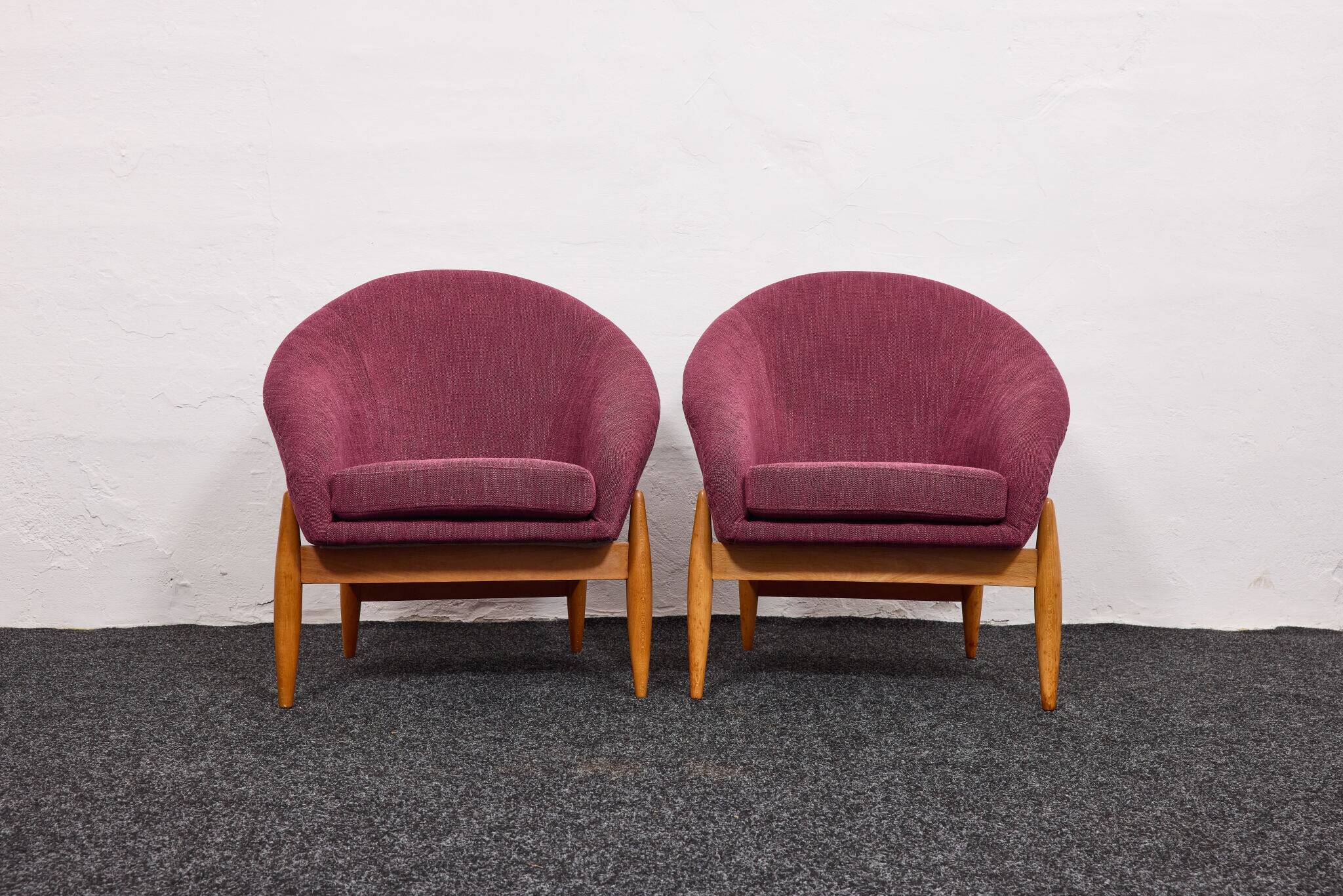 Lounge Chairs in Hand-Stitched Jacquard Upholstery by Sándor Palócz, 1968