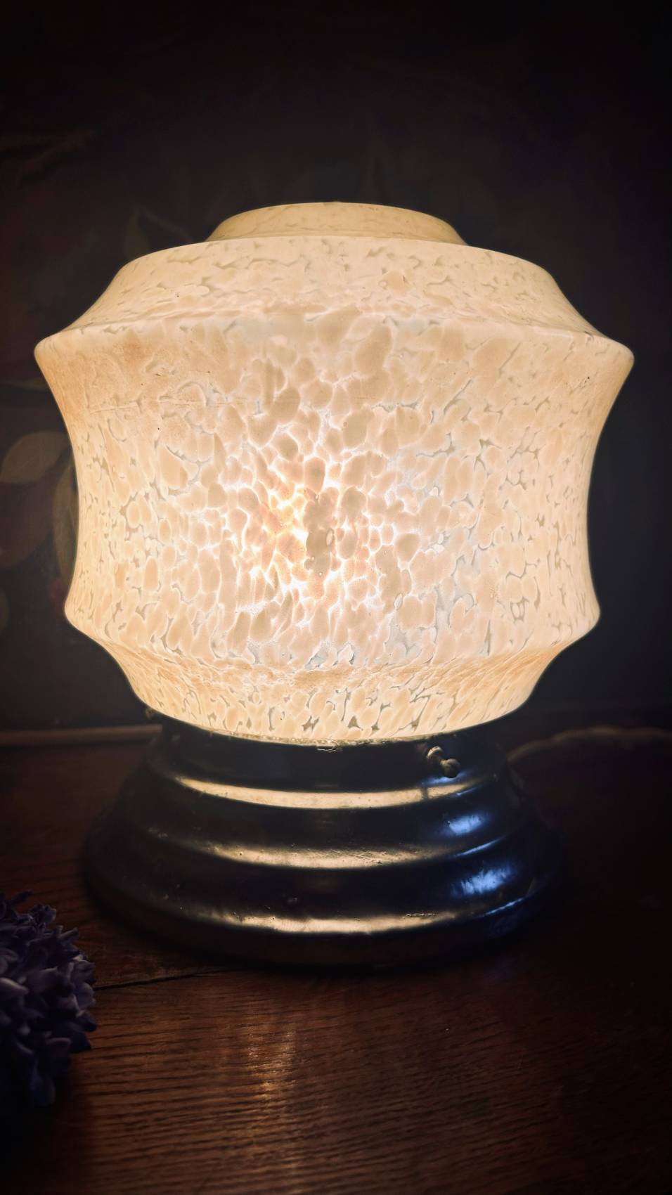 Art Deco lamp in yellow Clichy glass