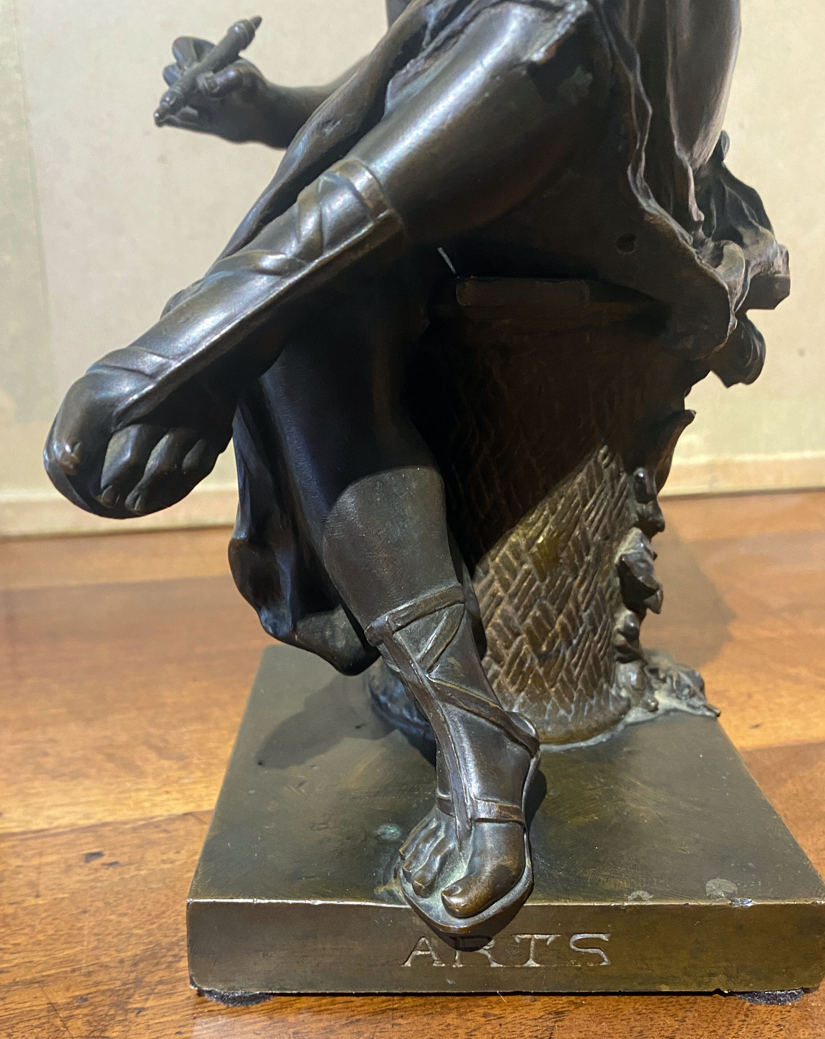 Bronze ancient allegory of the "Arts" sculpture