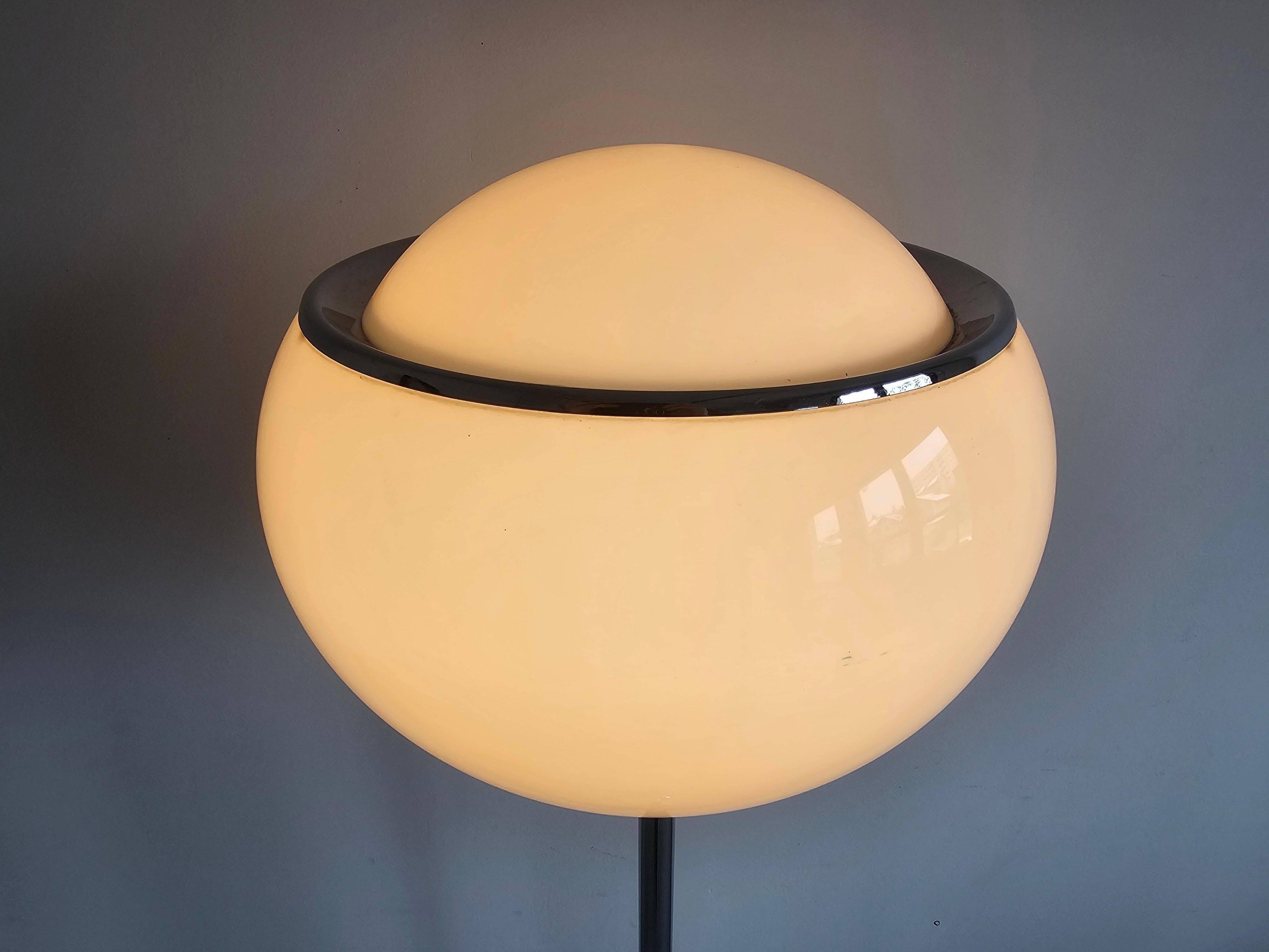 Mid Century Modern Floor Lamp "Flash" or "Bud Grande" by Harvey Guzzini