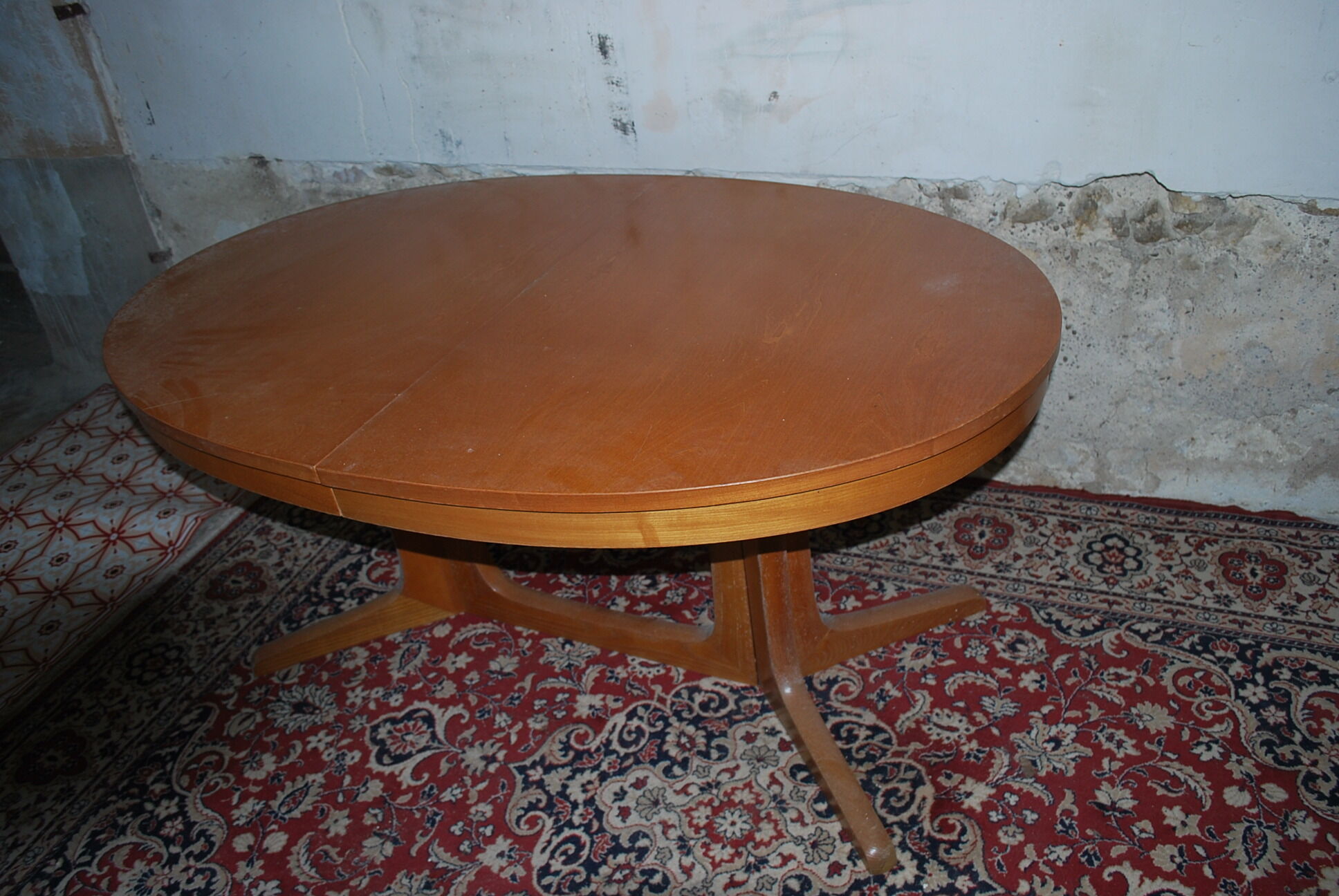 Baumann oval table expandable