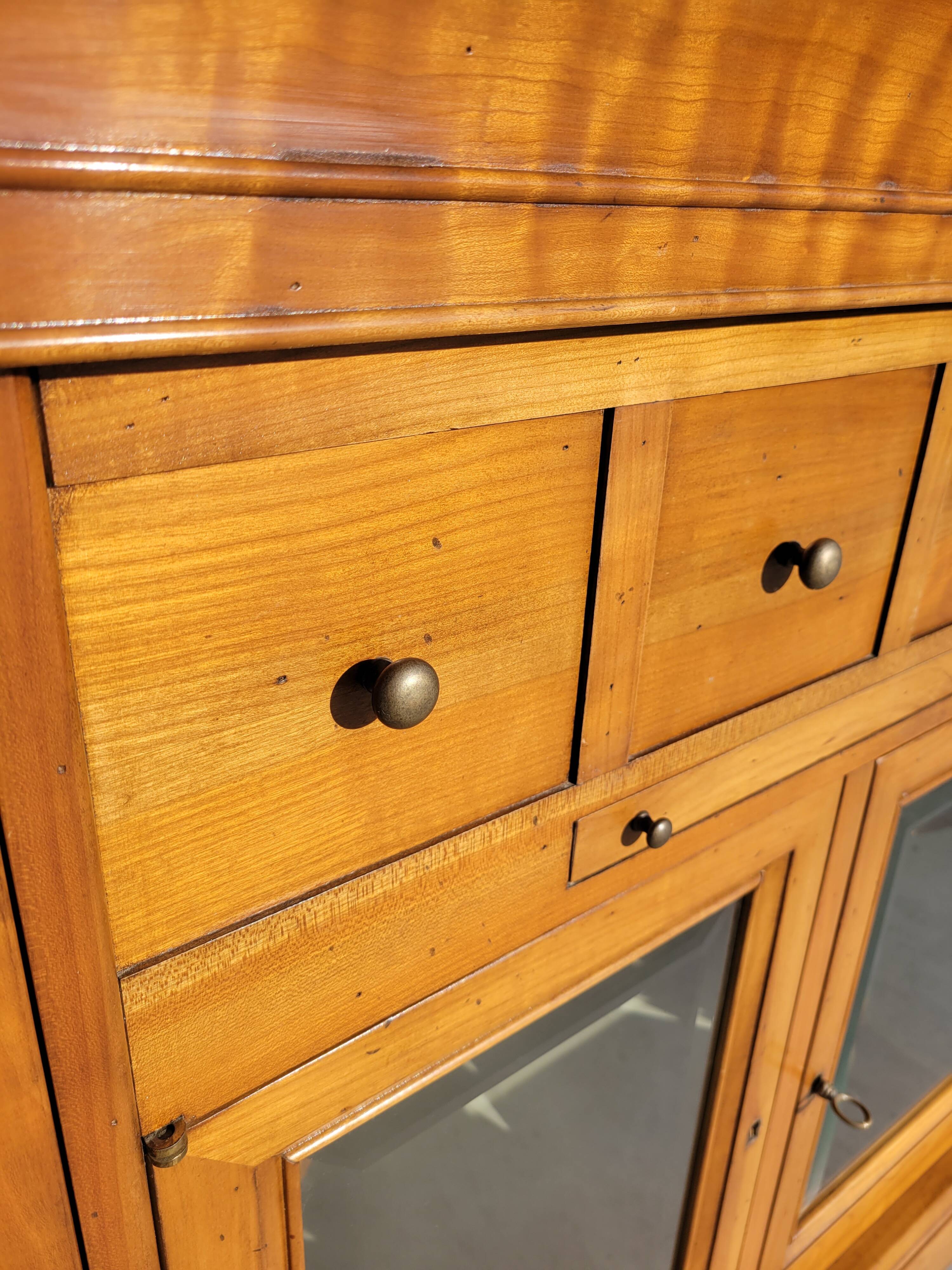 Bar / cocktail furniture