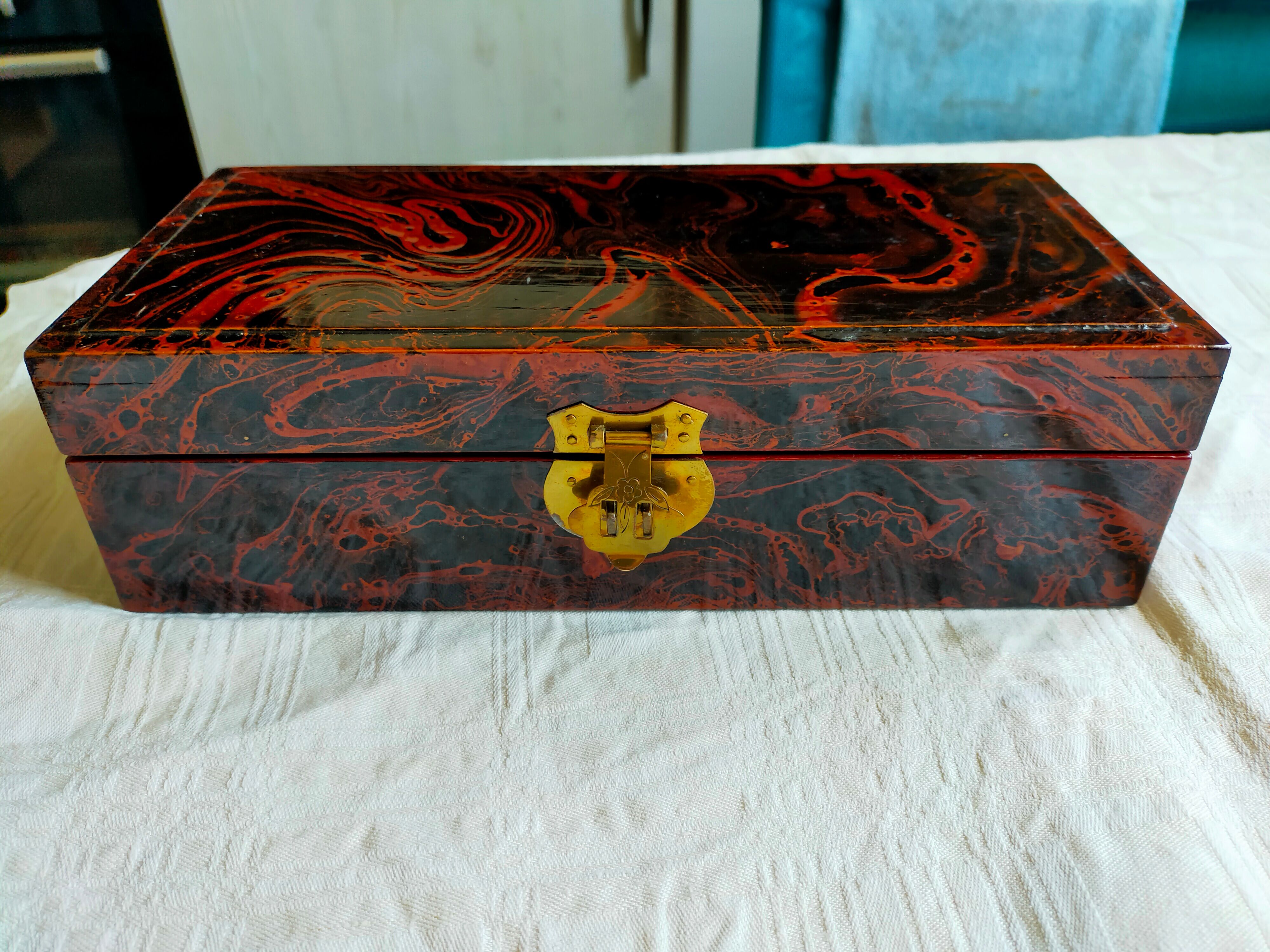 Lacquered wooden box