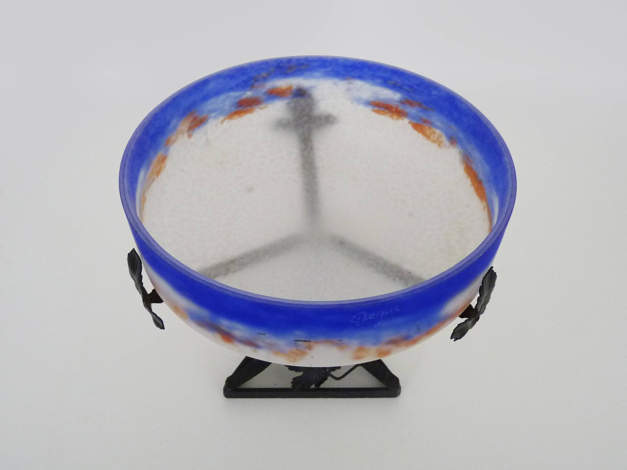 Degué Art Nouveau centerpiece in glass paste and wrought iron. 1920s