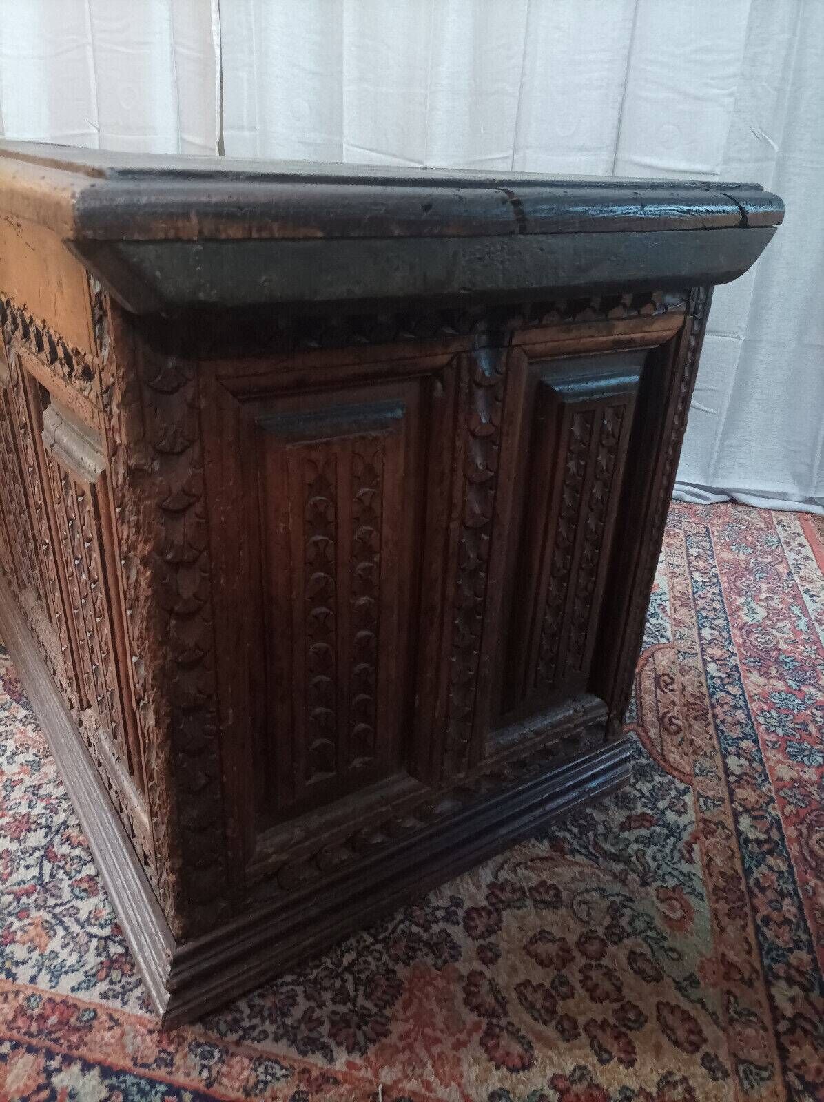 Louis XIII chest in carved walnut, 17th century