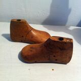 Wooden shoe boots shapes for children's shoes