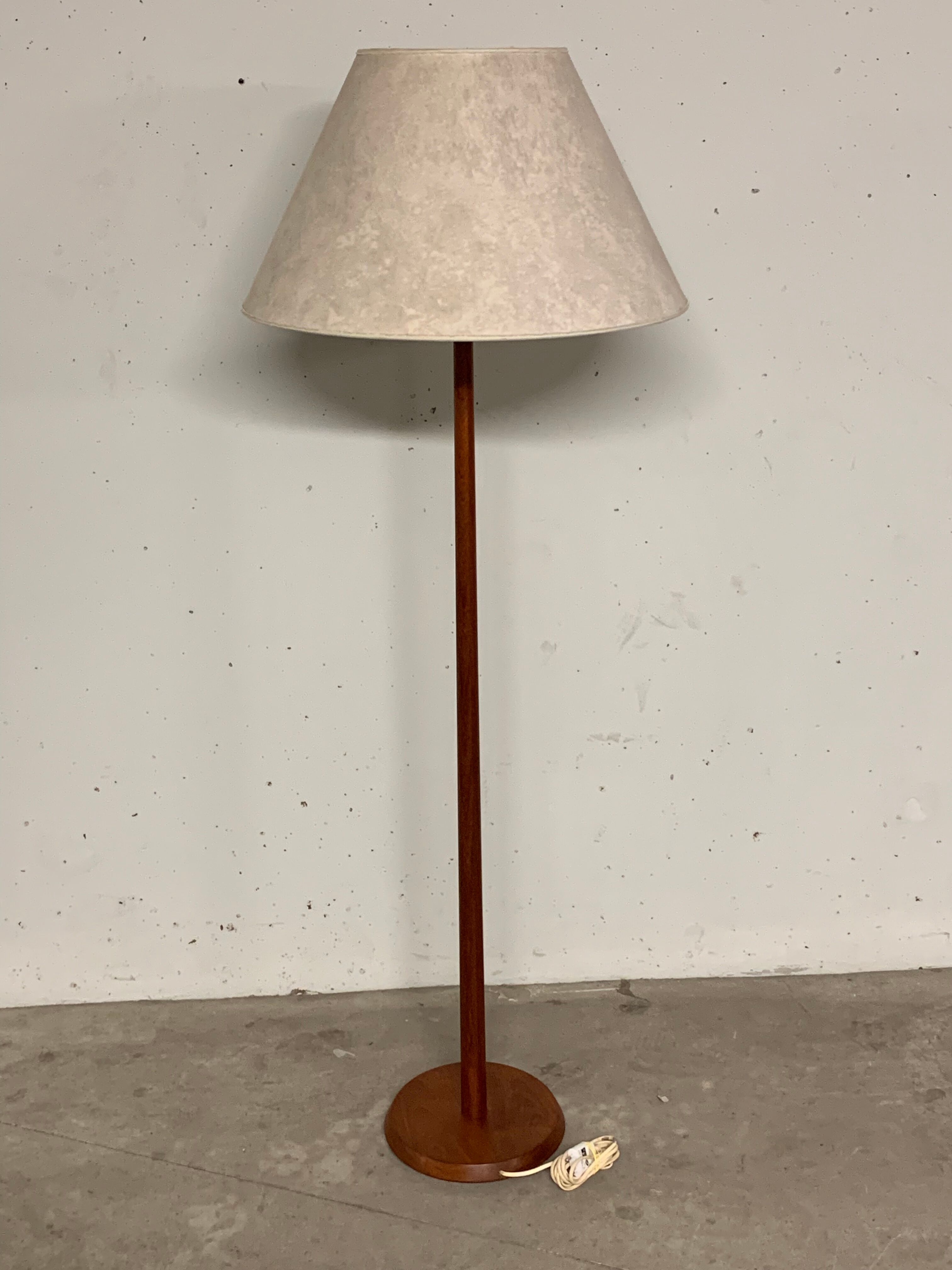 Lampadaire vintage scandinave en teck 1960