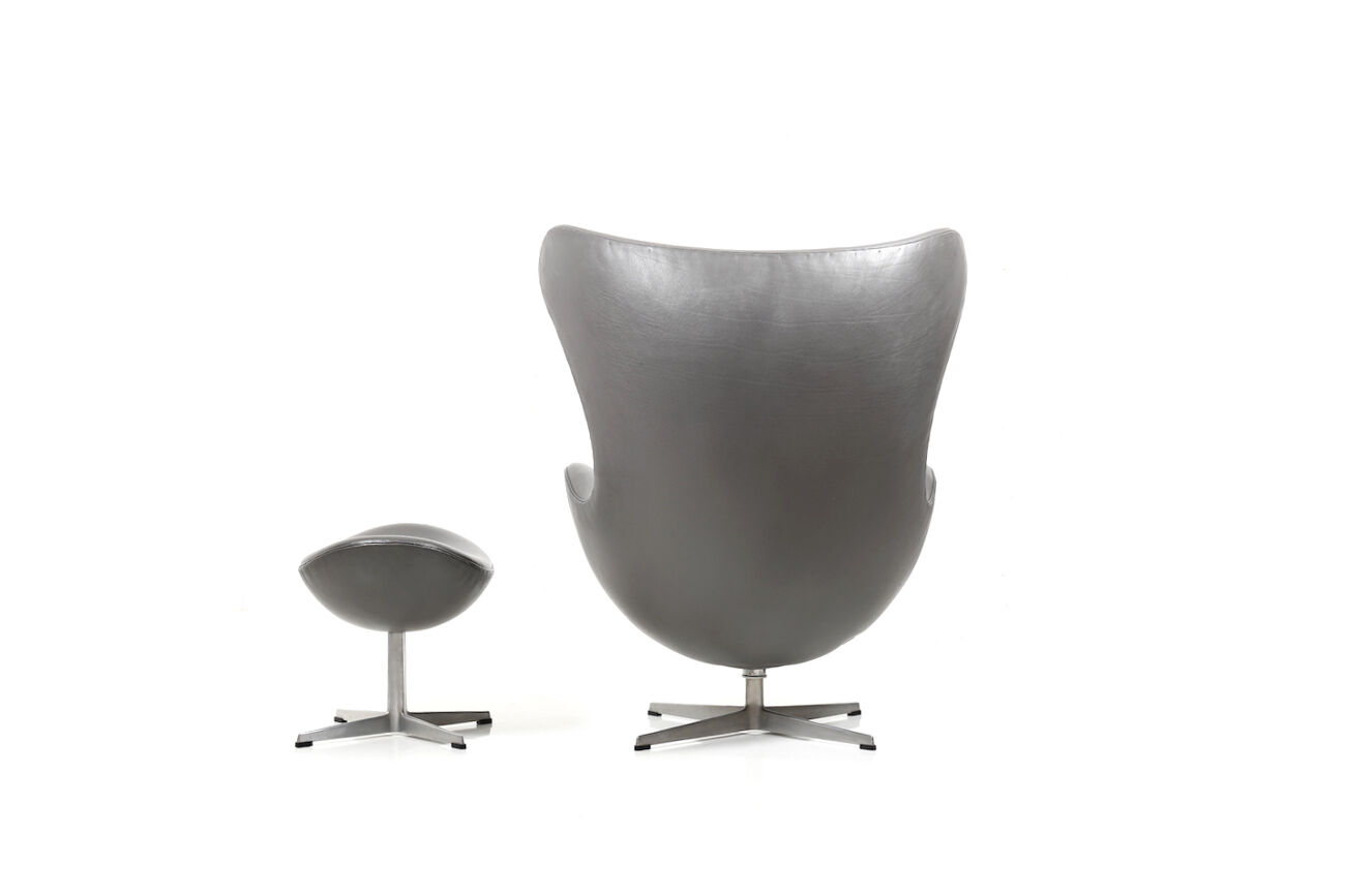 Arne Jacobsen Egg Chair with Tilt Function