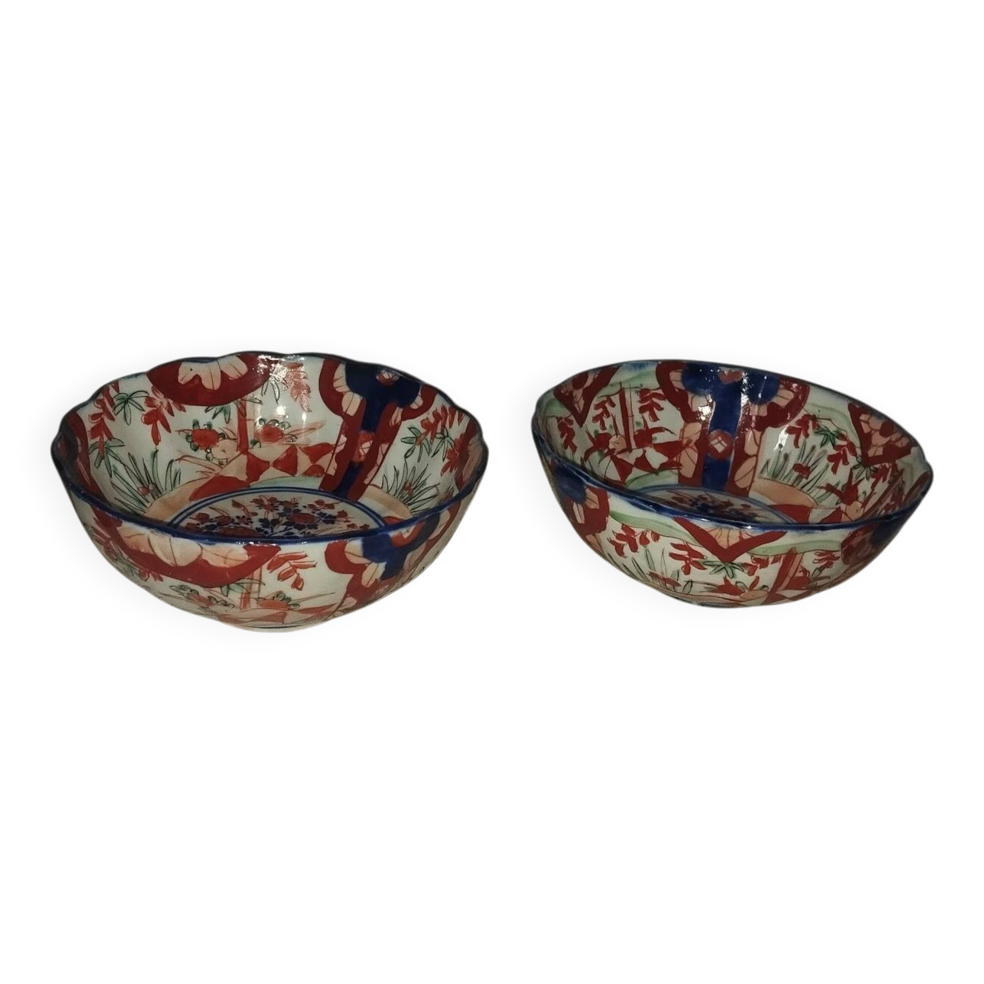 Pair of Imari porcelain bowls