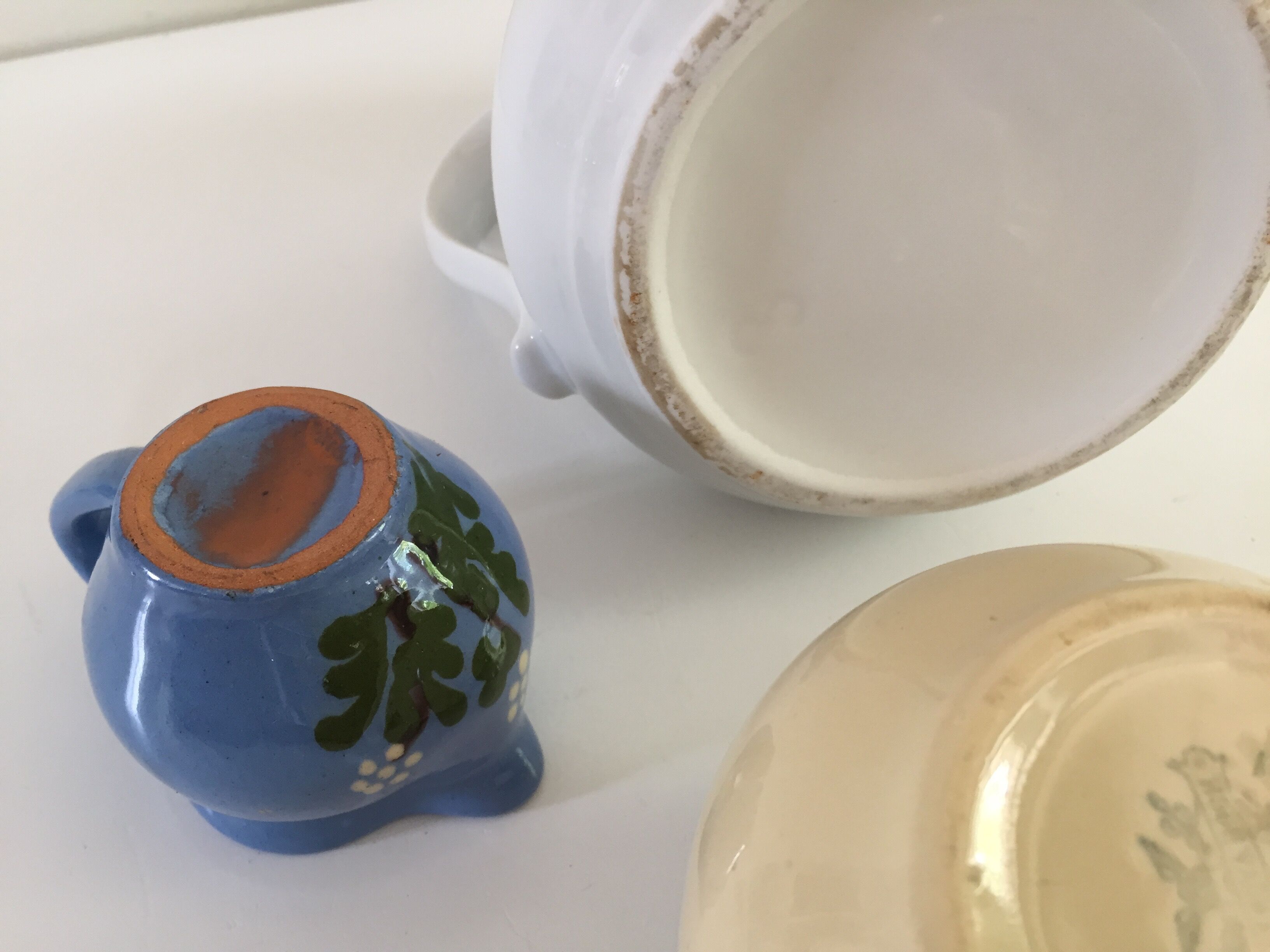 Set of 3 vintage pastels ceramic pitchers
