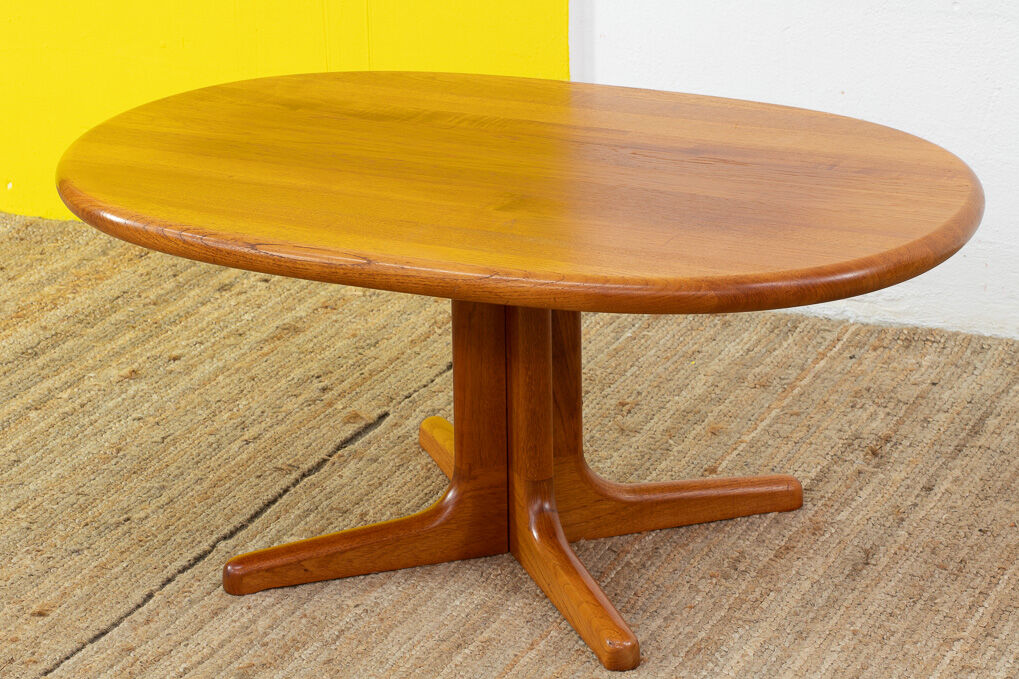 Scandinavian coffee table – 112 cm