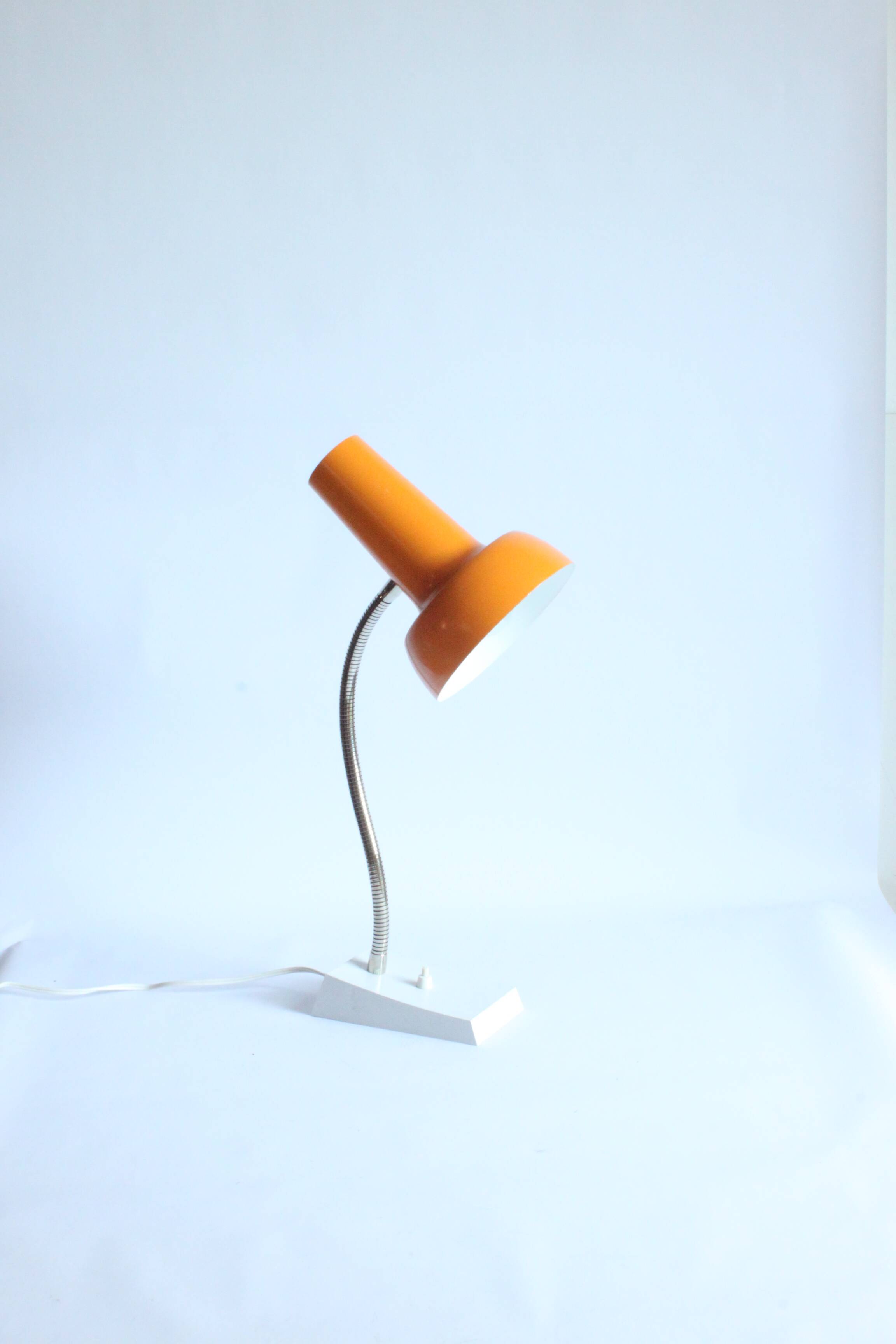 Lampe de bureau en métal orange par Sis Leuchten, Allemagne 1960