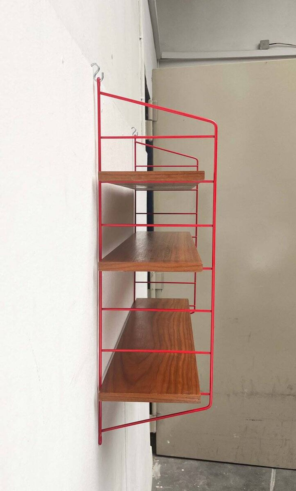 Étagère Teck Style Cordon Rouge Moderne Milieu du Siècle, Années 1960