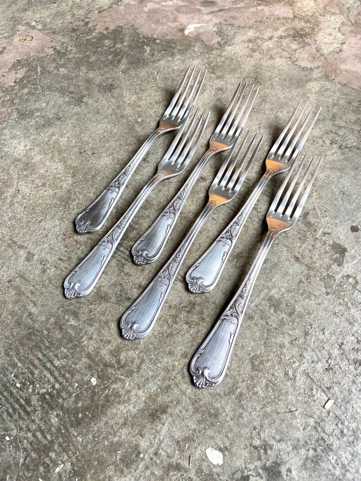6 silver metal forks