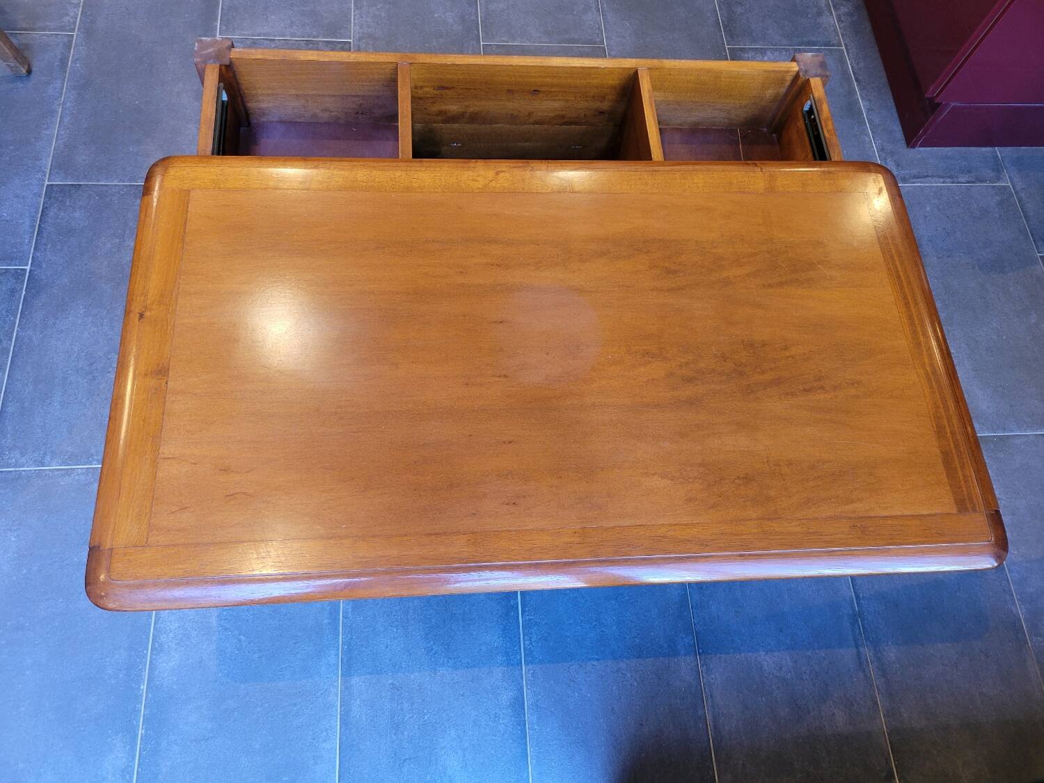 Cocktail coffee table in cherry wood