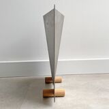 Vase Art Déco RVS avec « pieds » en bois