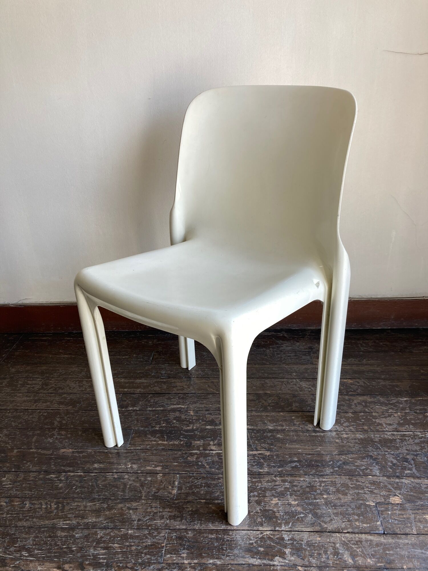 Selene Vico Magistretti chair for Artemide 1968 Italian design