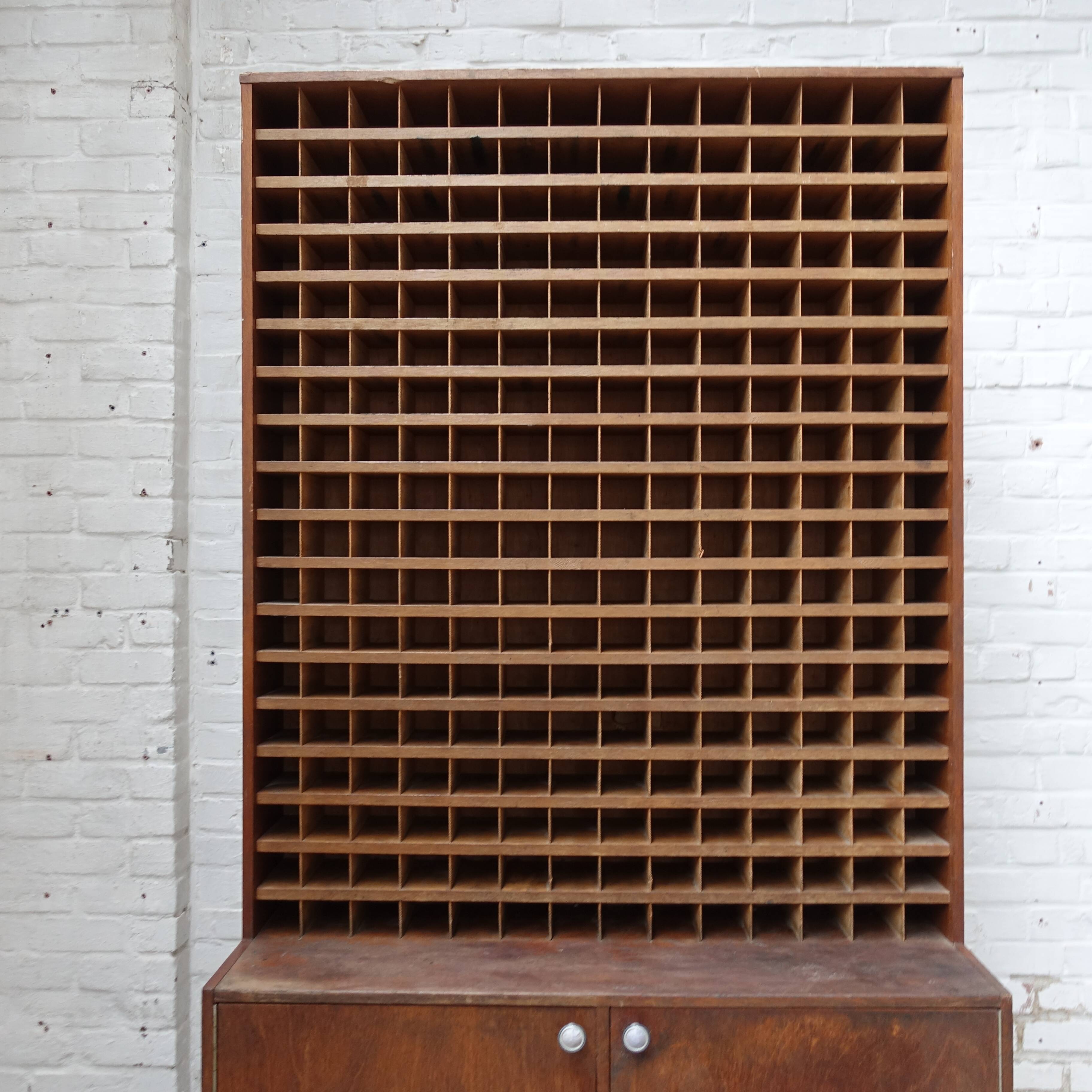 Armoire d’atelier industriel vintage