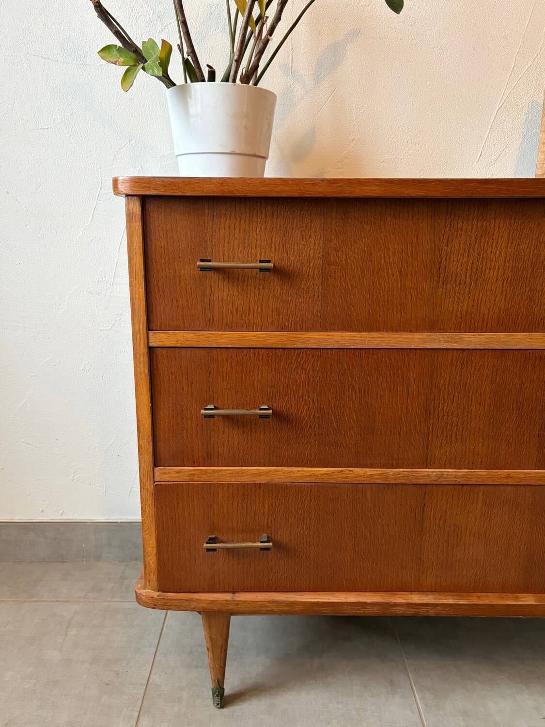 Vintage chest of drawers from the 1950s.