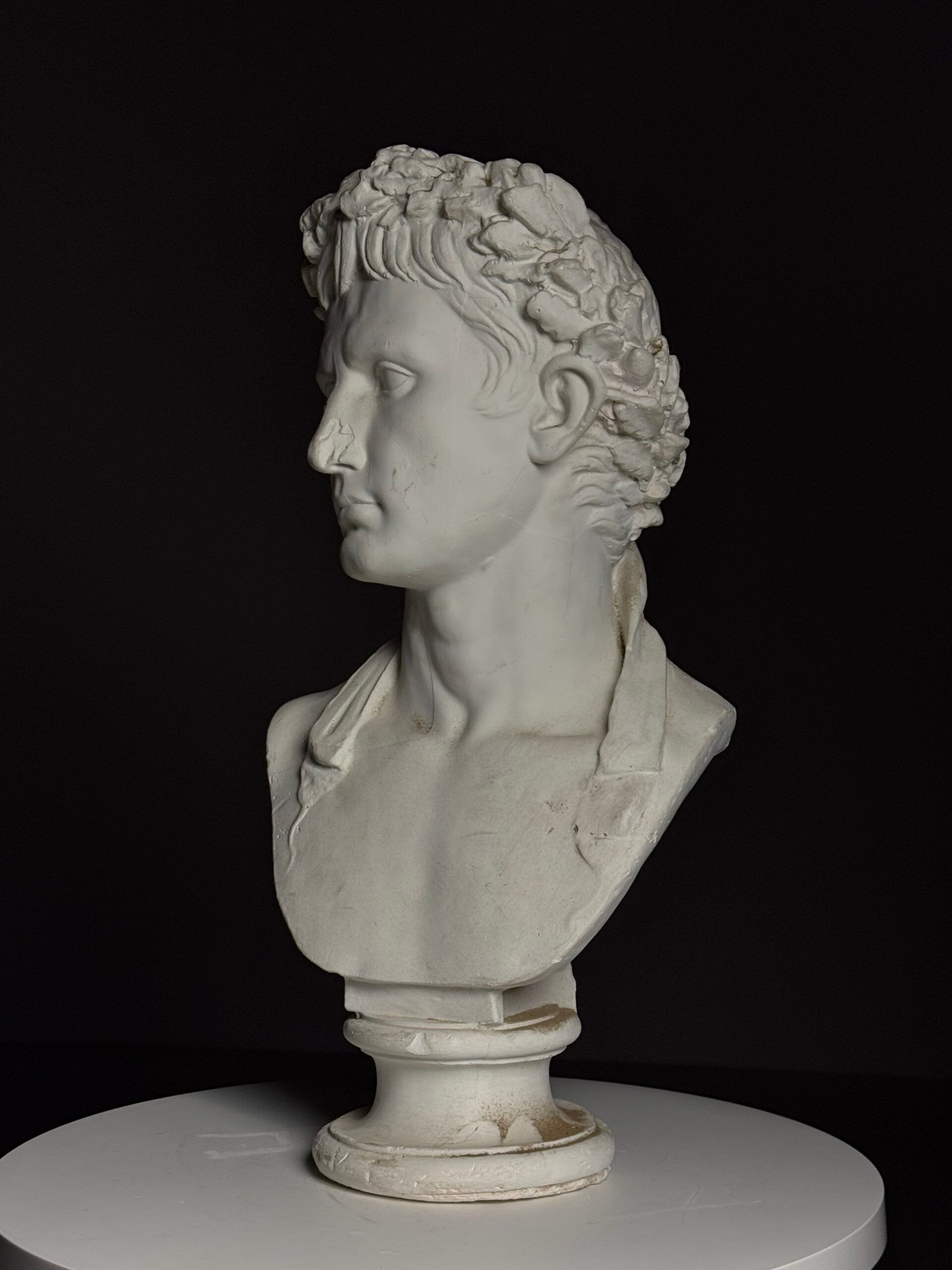 Buste en plâtre de l'empereur Auguste